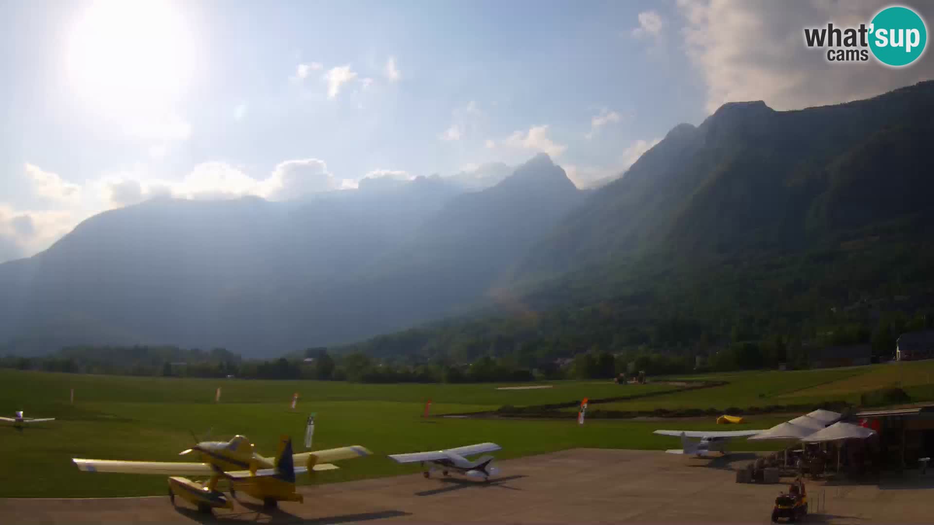 Live webcam Bovec airport – View to Kanin