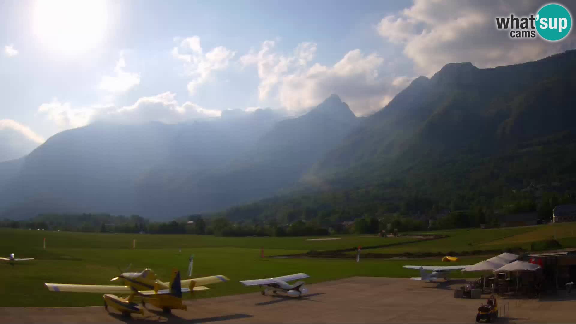 Live webcam Bovec airport – View to Kanin