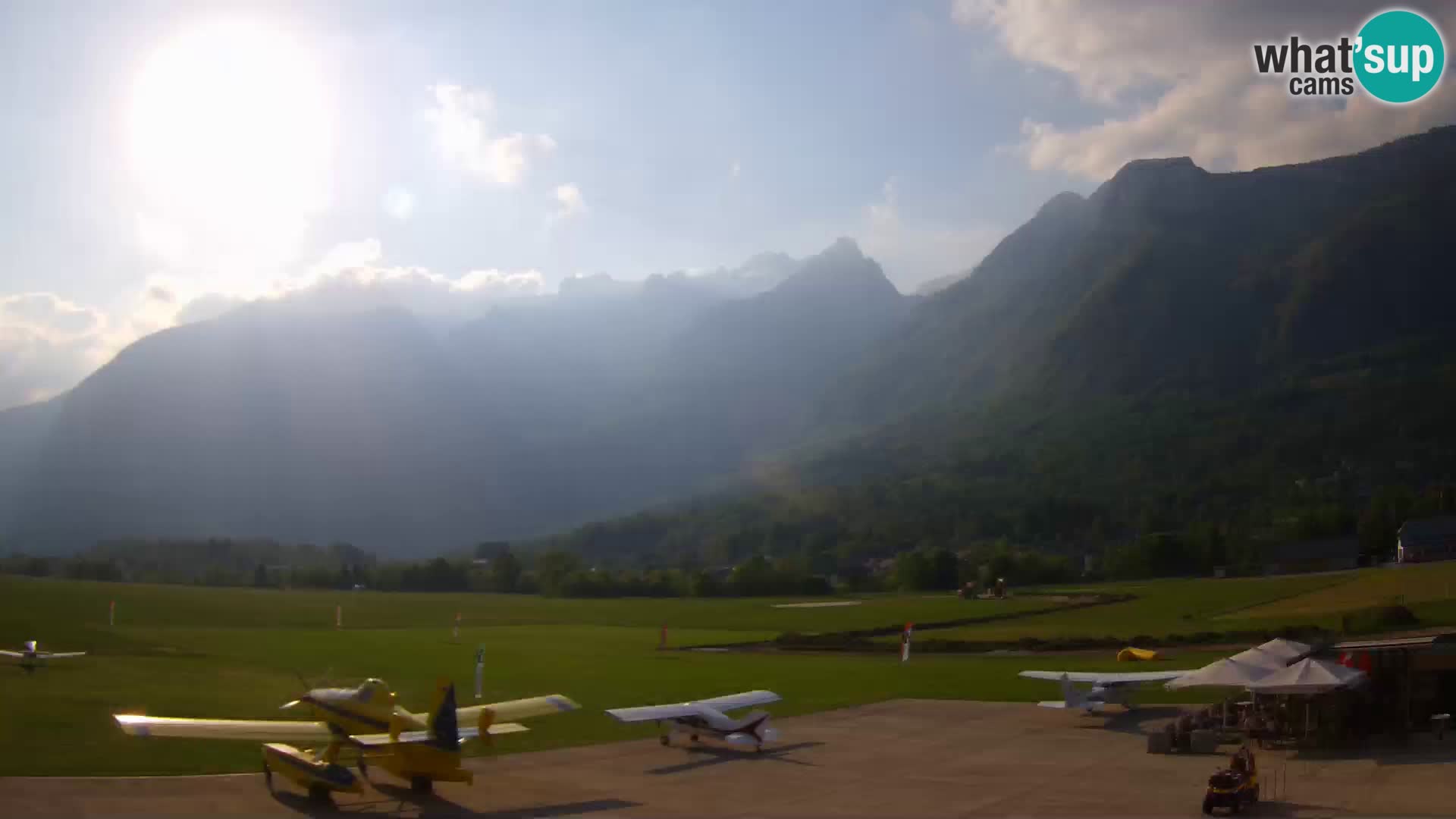 Live webcam Bovec airport – View to Kanin