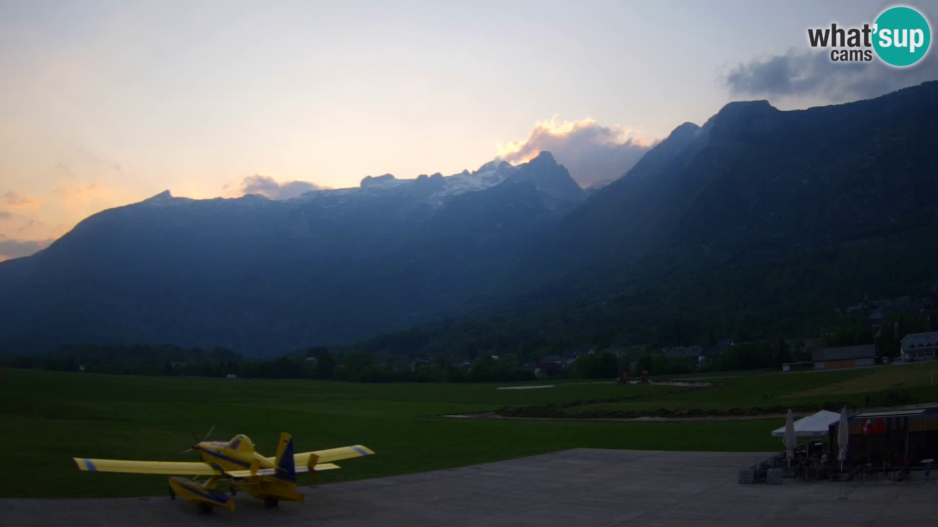 Live webcam Bovec airport – View to Kanin
