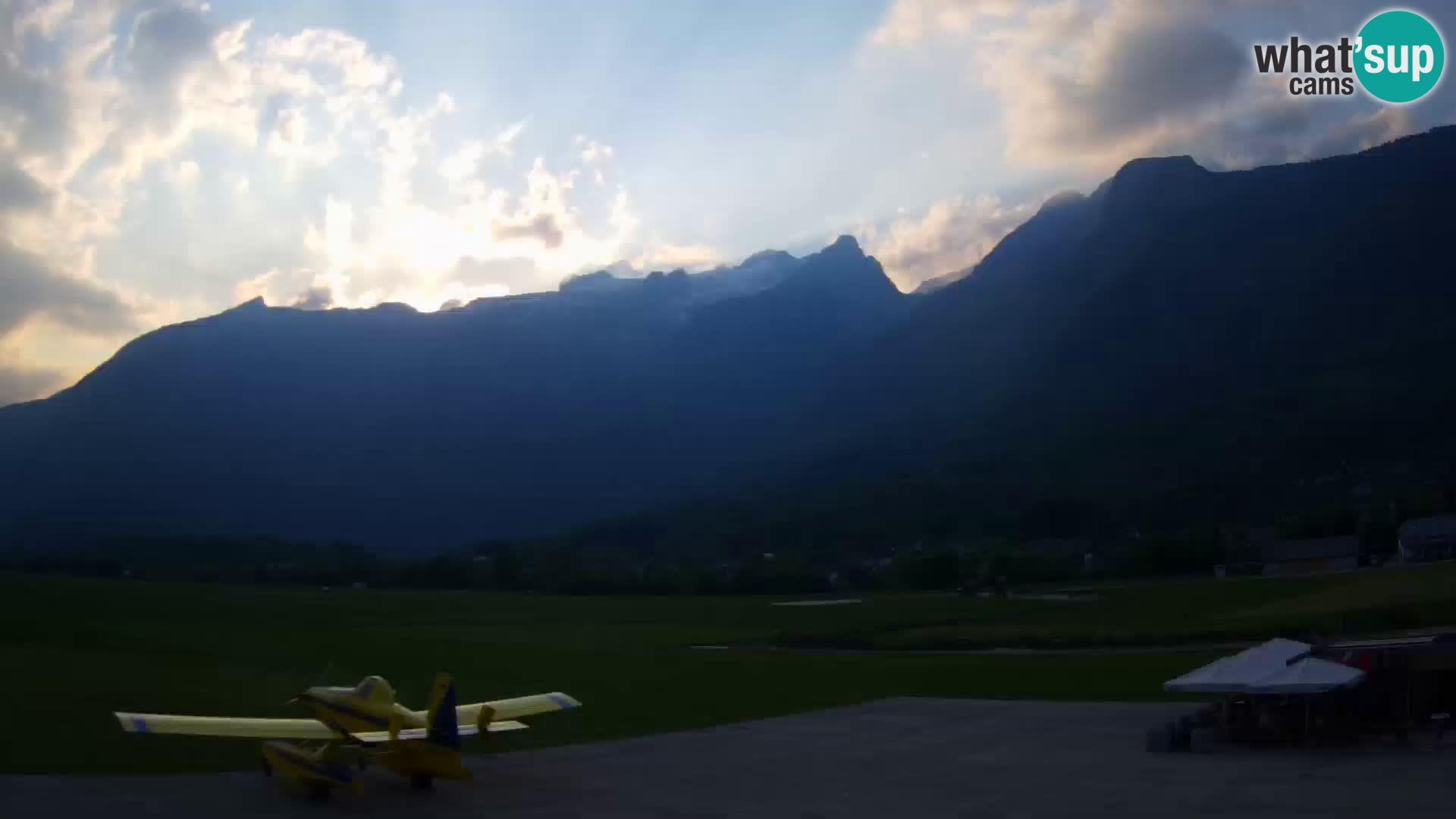 Live webcam Bovec airport – View to Kanin