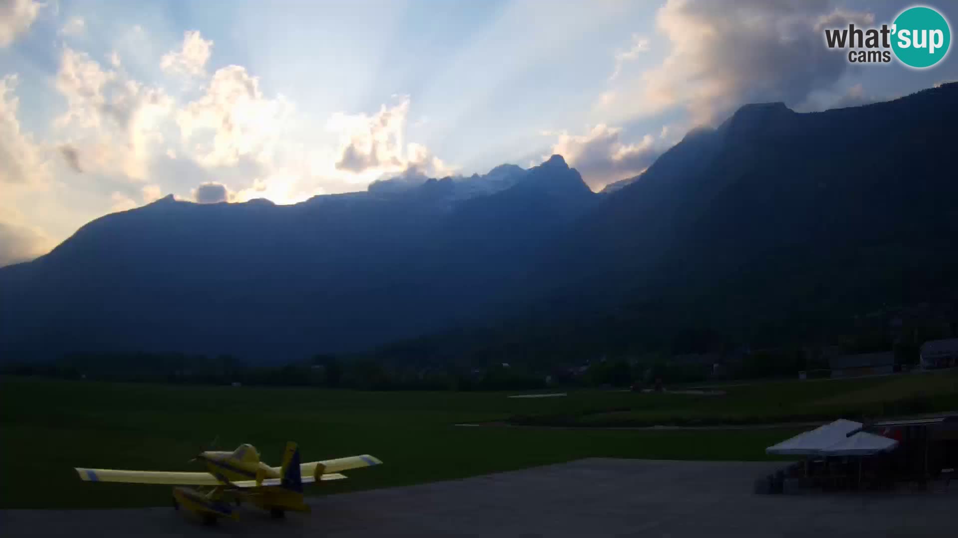 Live webcam Bovec airport – View to Kanin