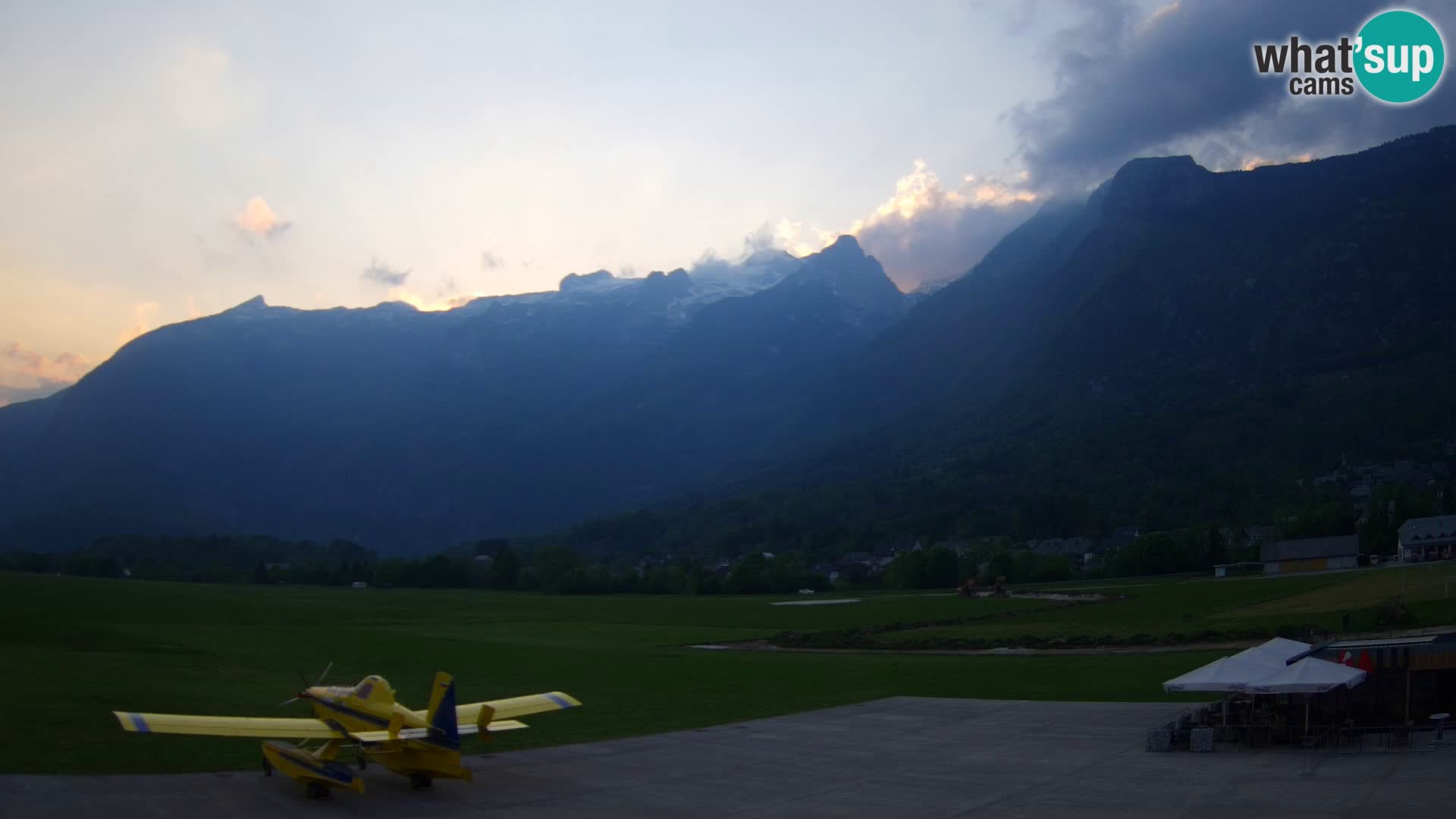 Live webcam Bovec airport – View to Kanin