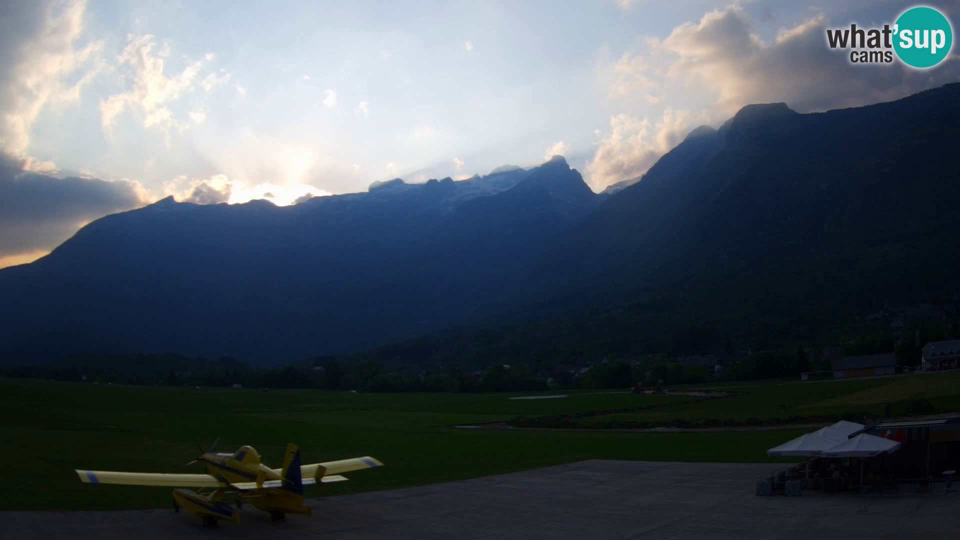 Live webcam Bovec airport – View to Kanin