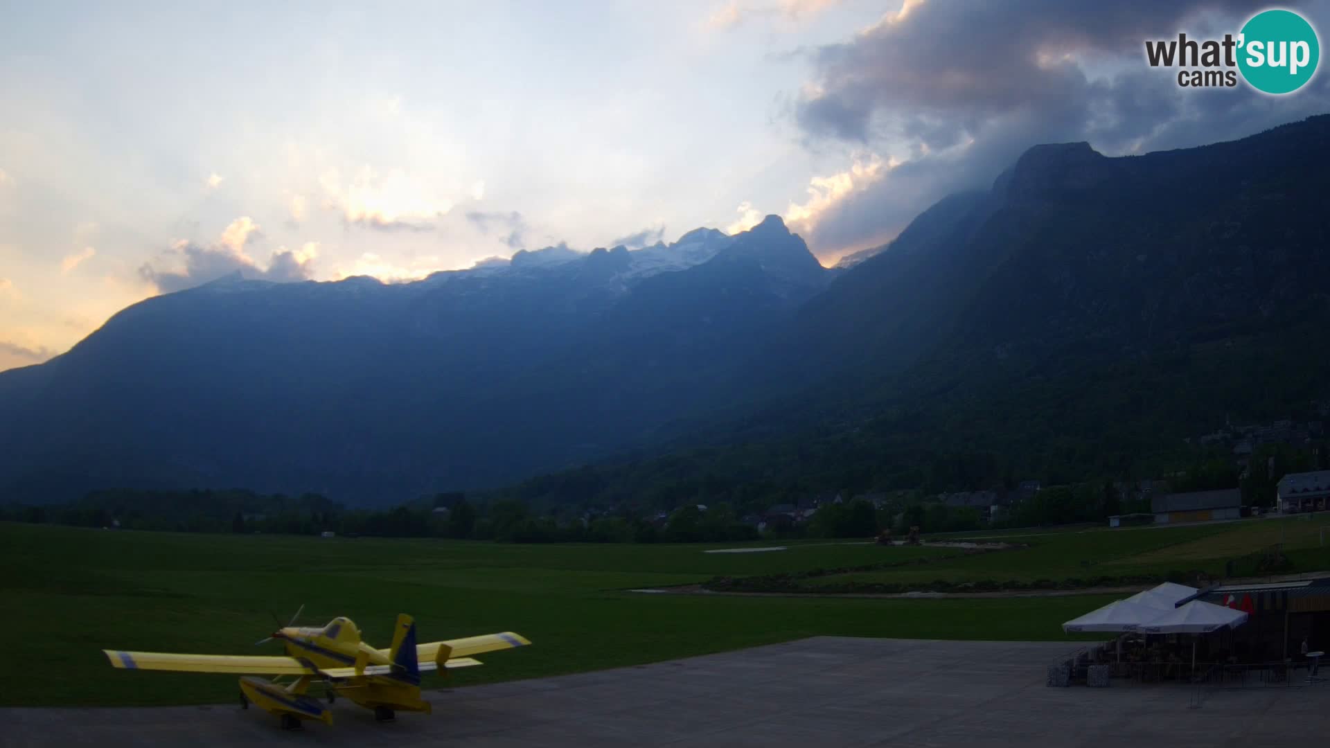 Live webcam Bovec airport – View to Kanin