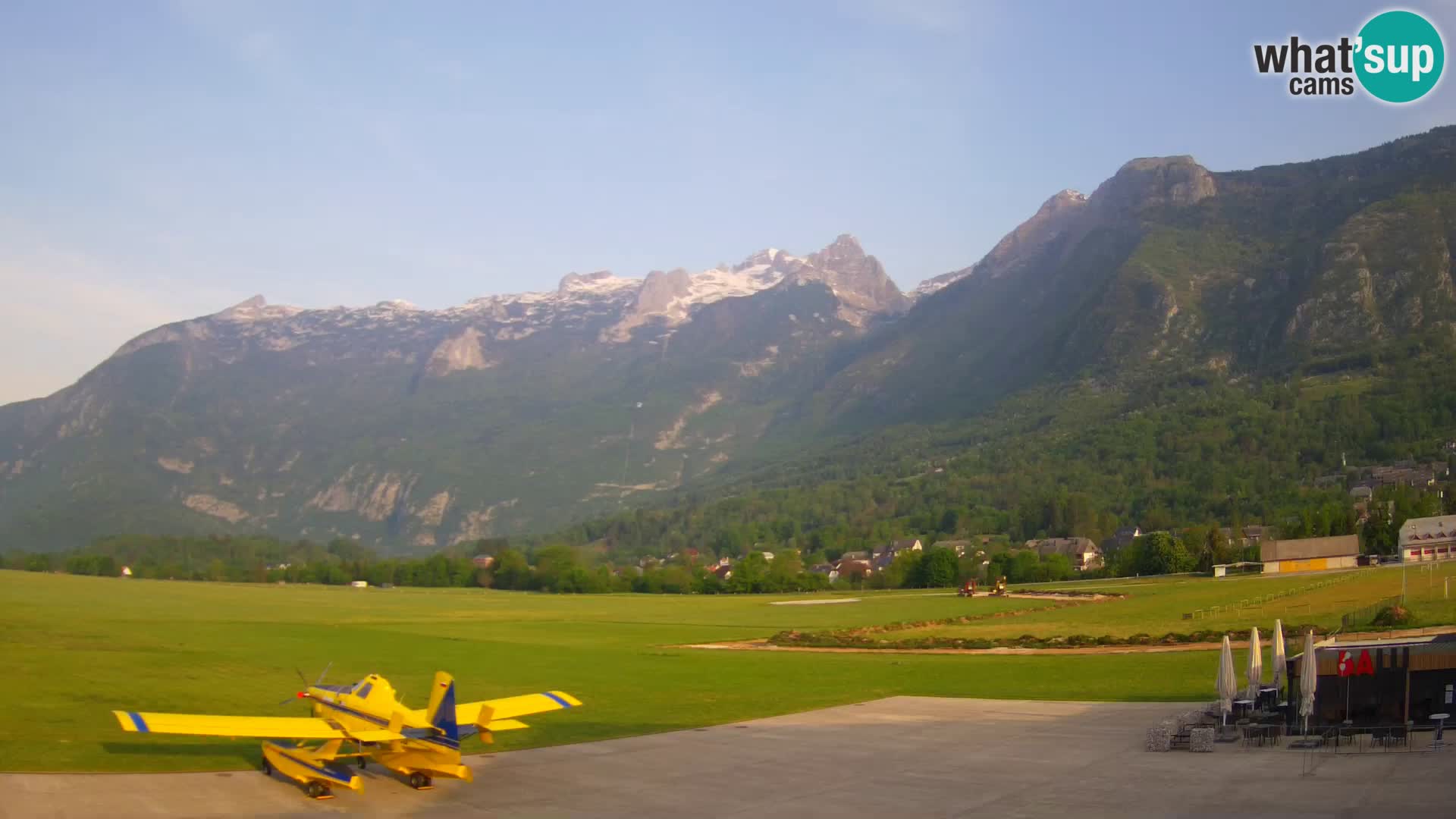 Cámara web en vivo Aeropuerto de Bovec – Vista a Kanin