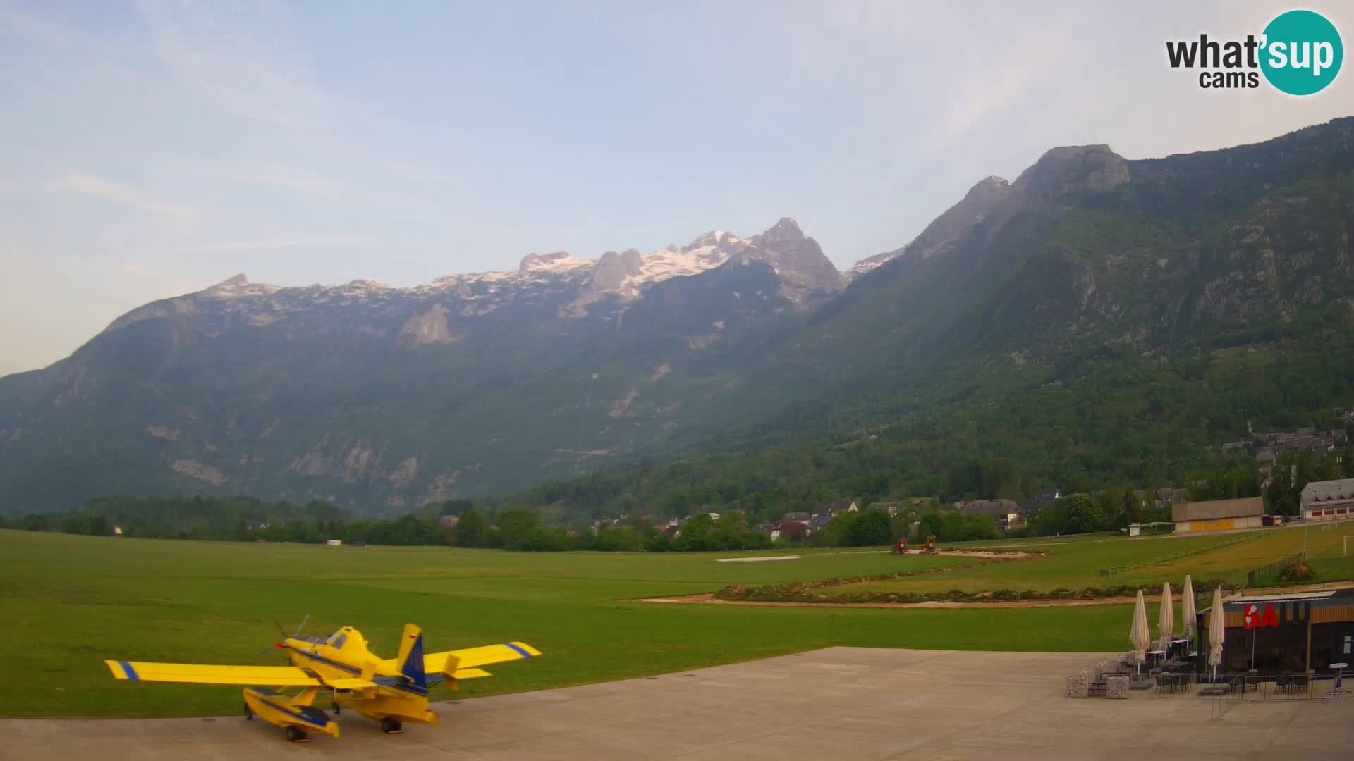 Live webcam Bovec airport – View to Kanin