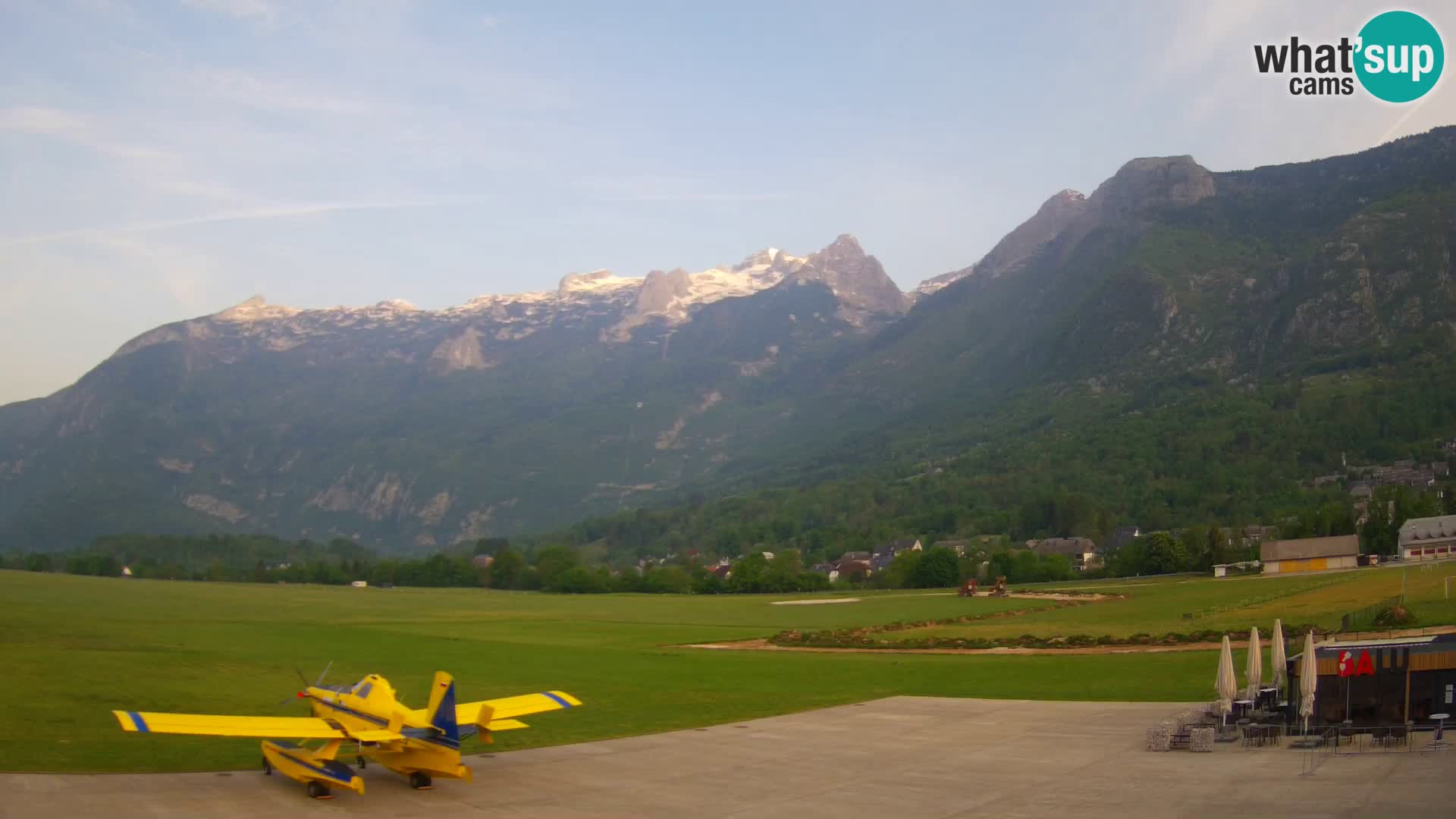 Live webcam Bovec airport – View to Kanin