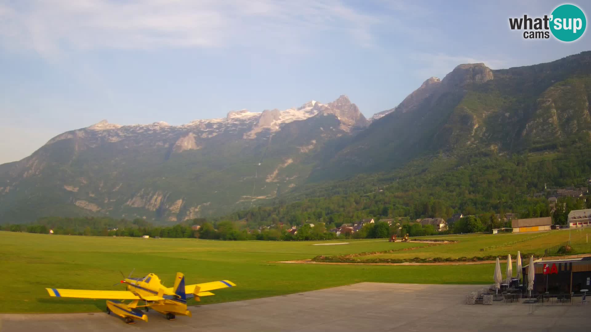 Live webcam Bovec airport – View to Kanin