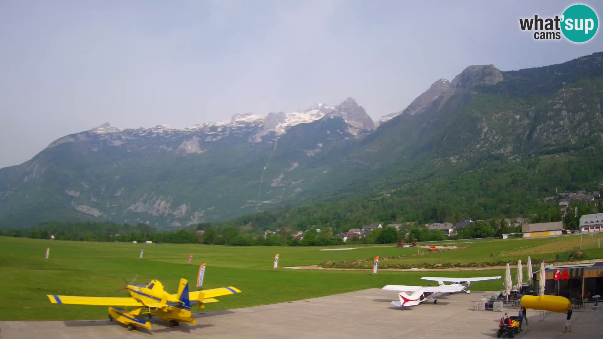 Web kamera uživo Zračna luka Bovec – Pogled na Kanin
