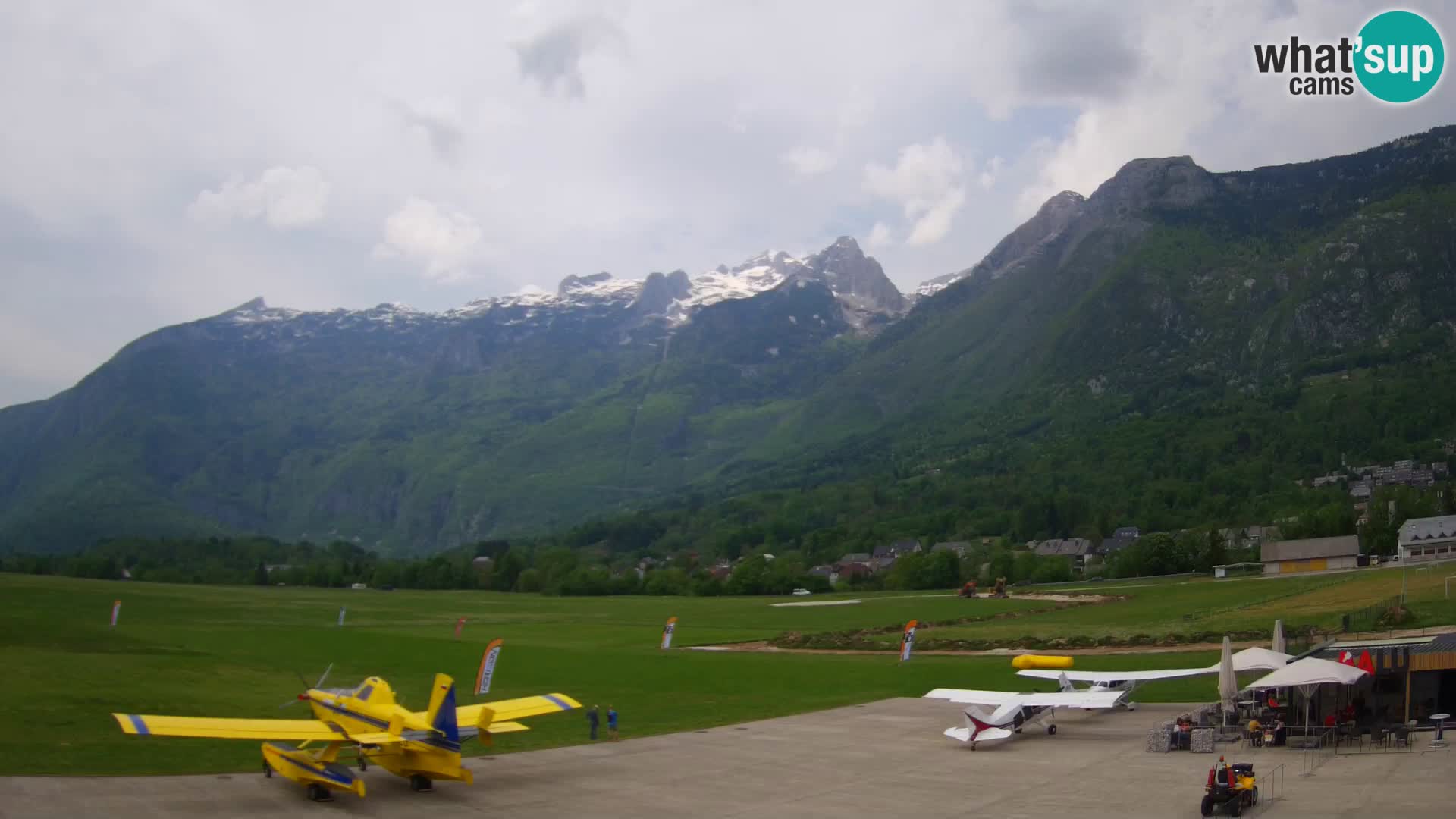 Cámara web en vivo Aeropuerto de Bovec – Vista a Kanin