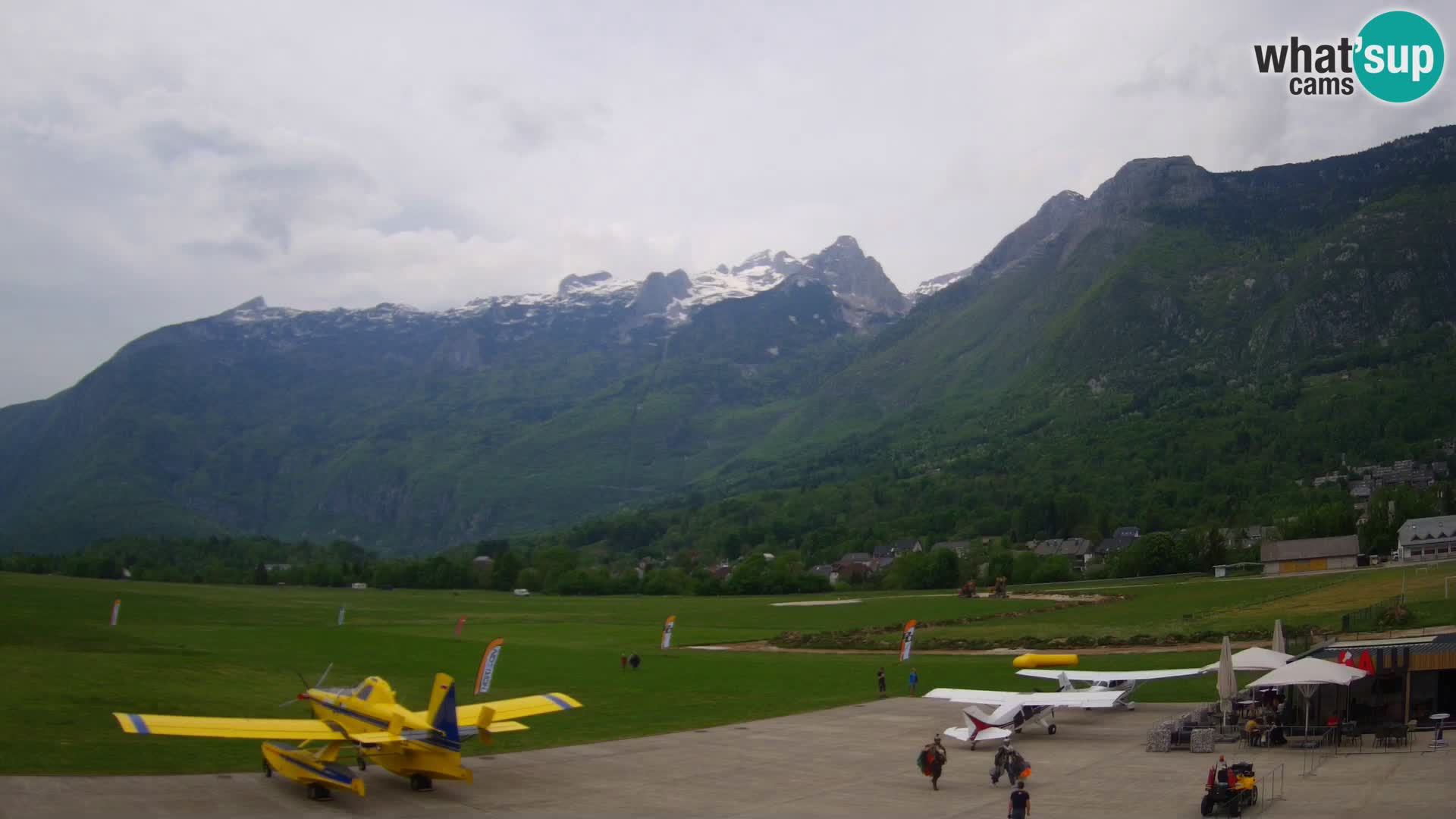 Spletna kamera letališče Bovec – pogled proti Kaninu