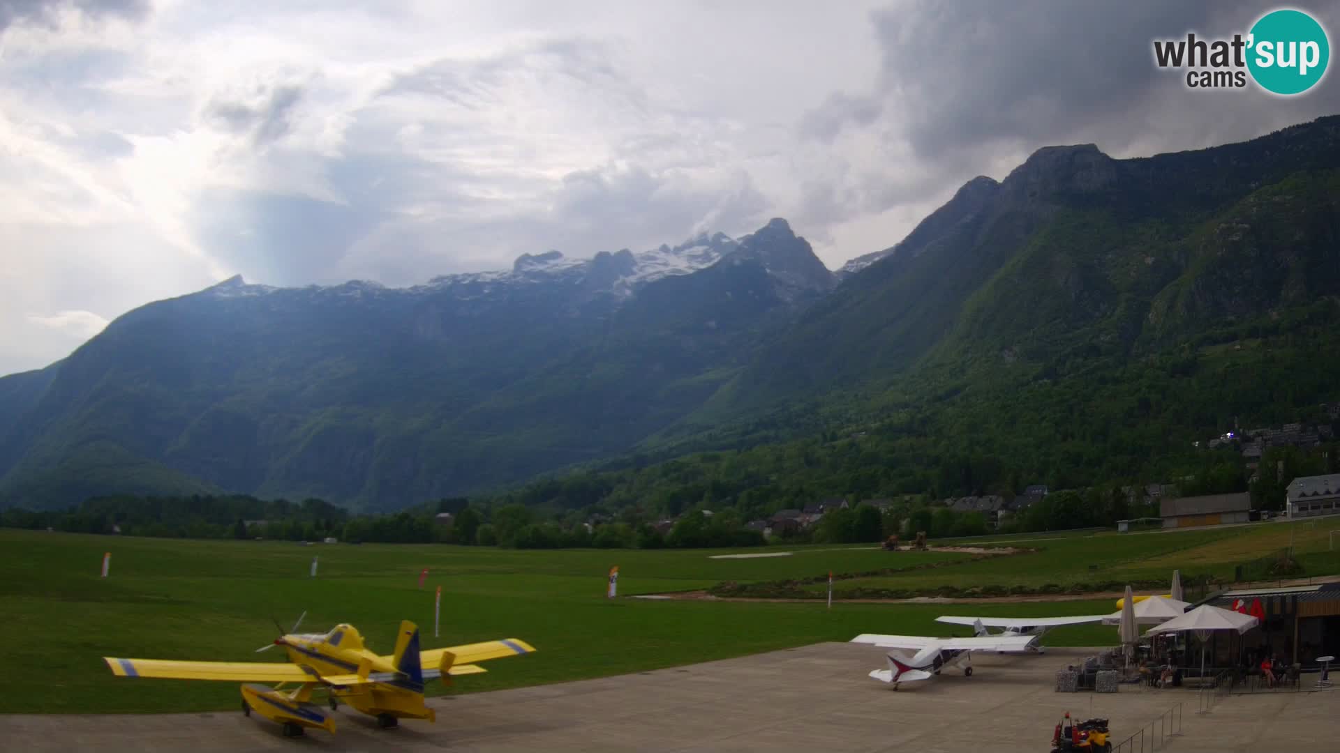 Webcam en direct Aéroport de Bovec – Vue sur Kanin