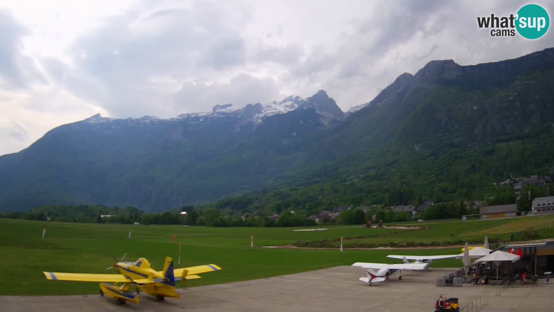 Live webcam Bovec airport – View to Kanin