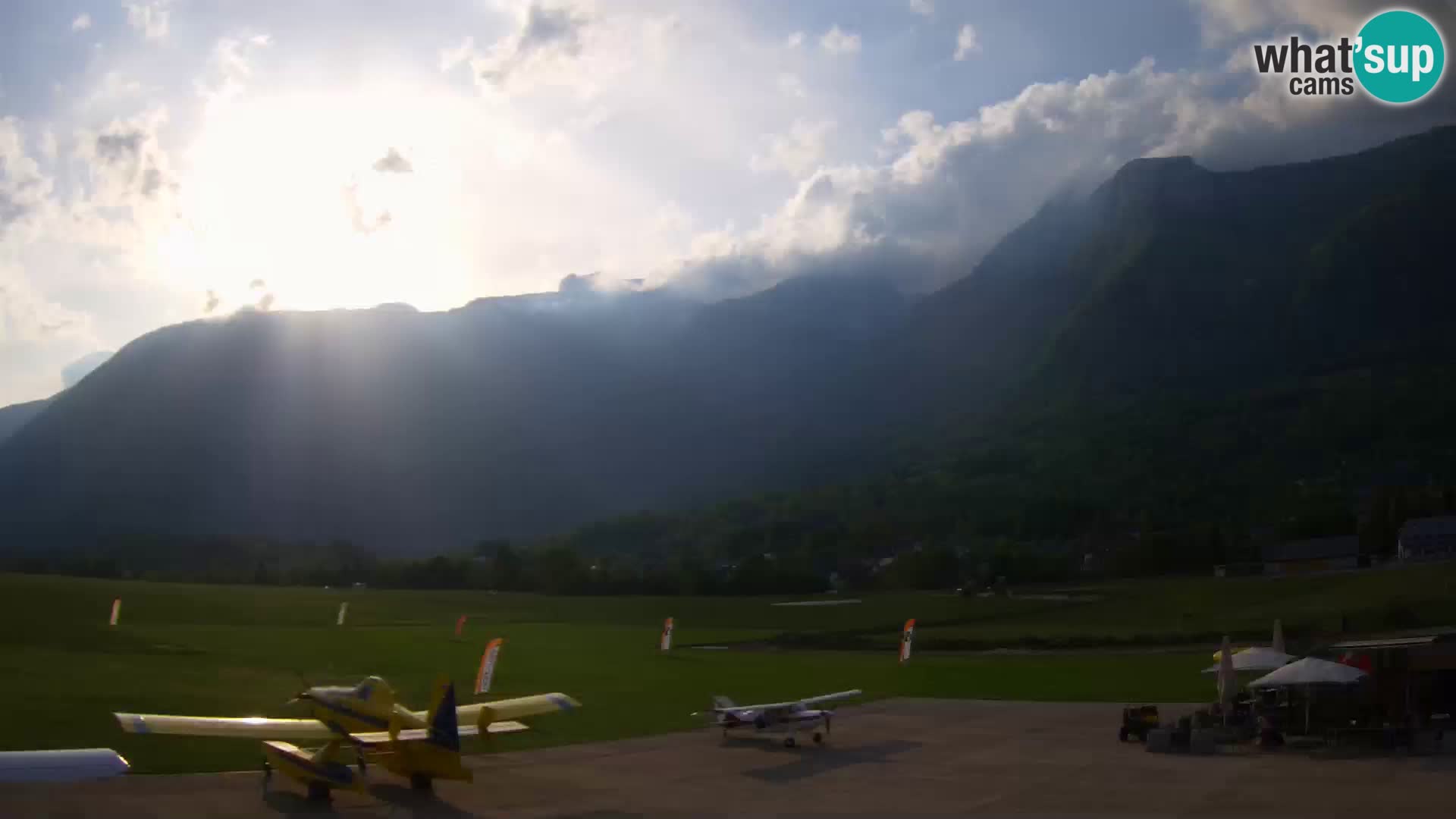 Webcam en direct Aéroport de Bovec – Vue sur Kanin