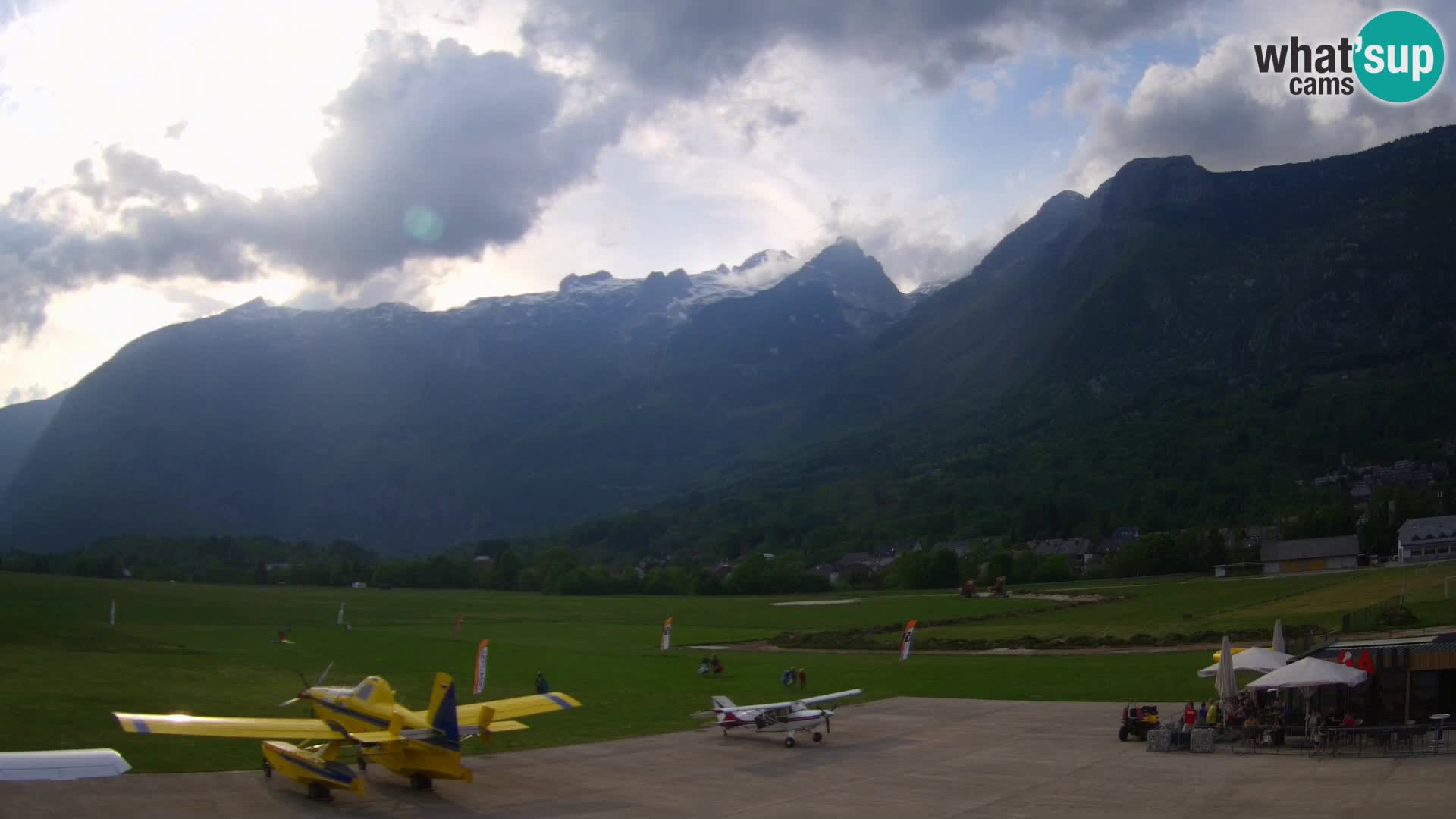 Cámara web en vivo Aeropuerto de Bovec – Vista a Kanin