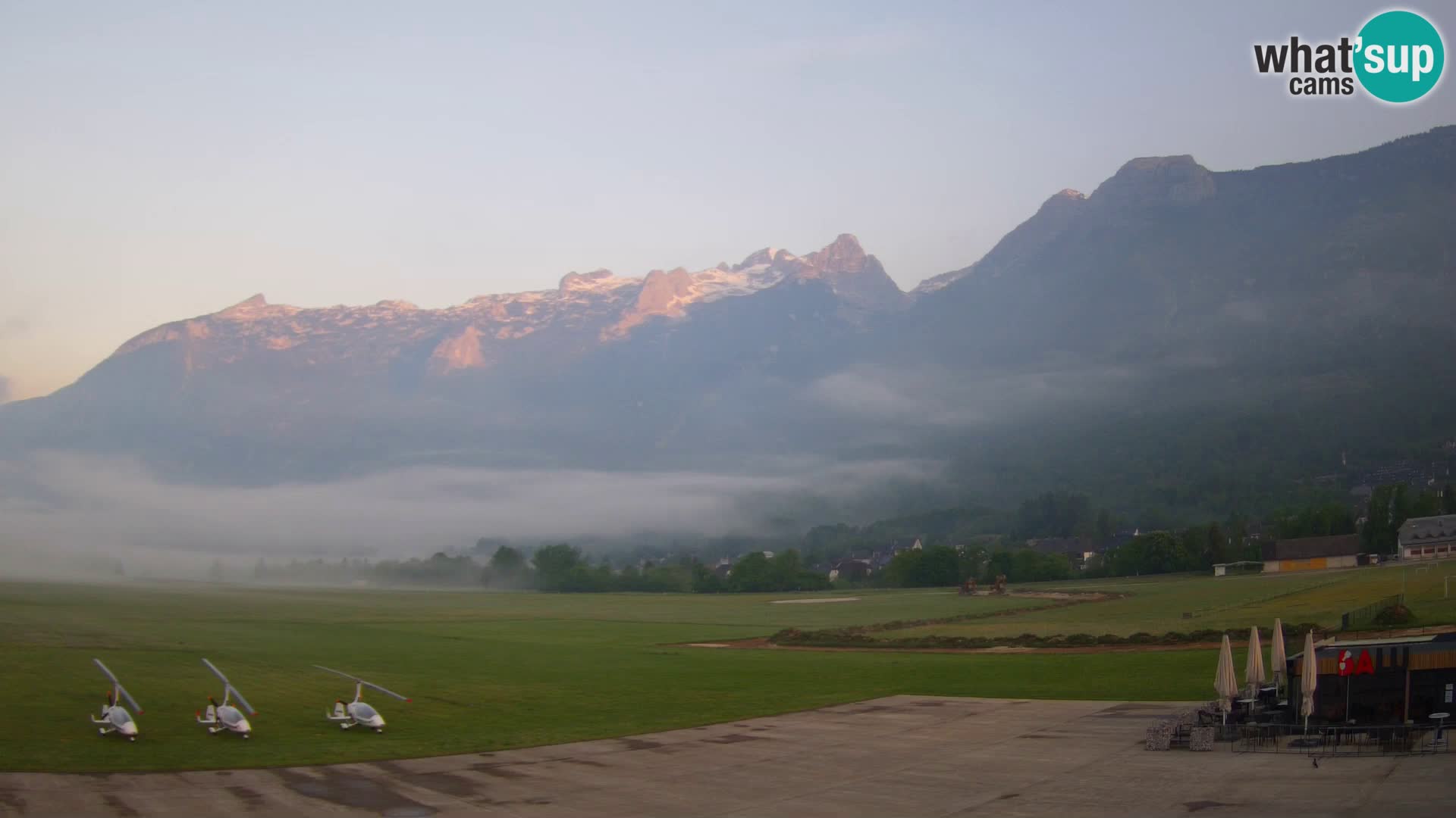 Web kamera uživo Zračna luka Bovec – Pogled na Kanin