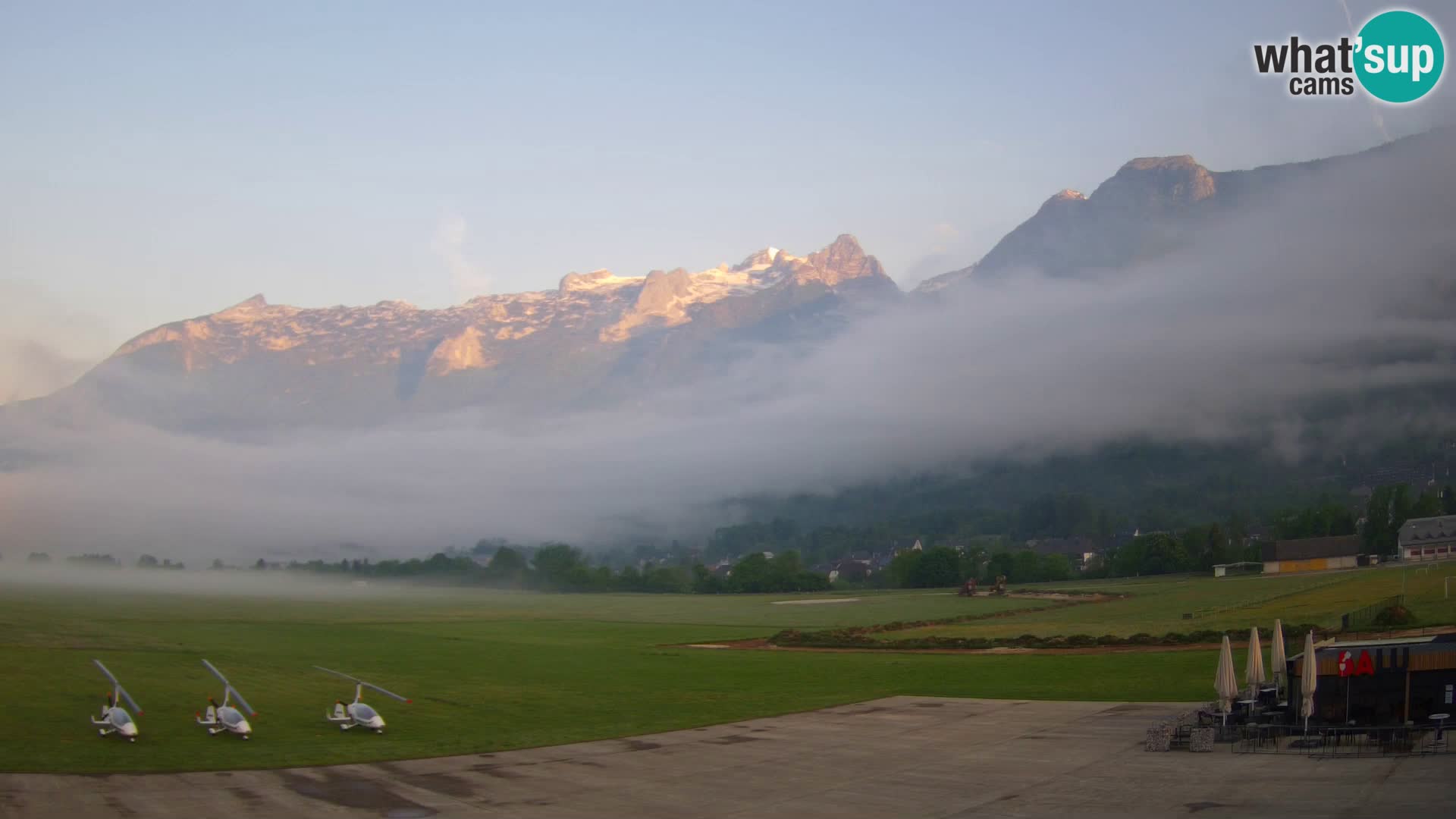 Web kamera uživo Zračna luka Bovec – Pogled na Kanin