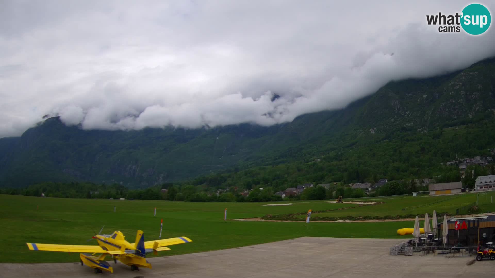 Spletna kamera letališče Bovec – pogled proti Kaninu