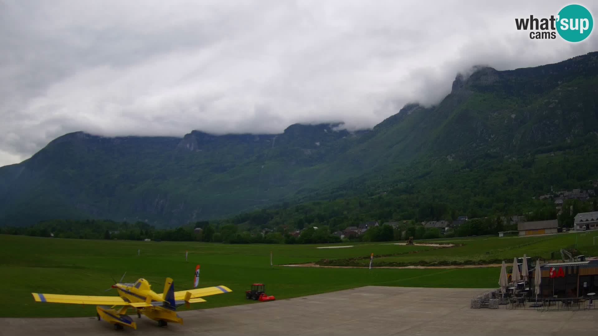Live webcam Bovec airport – View to Kanin