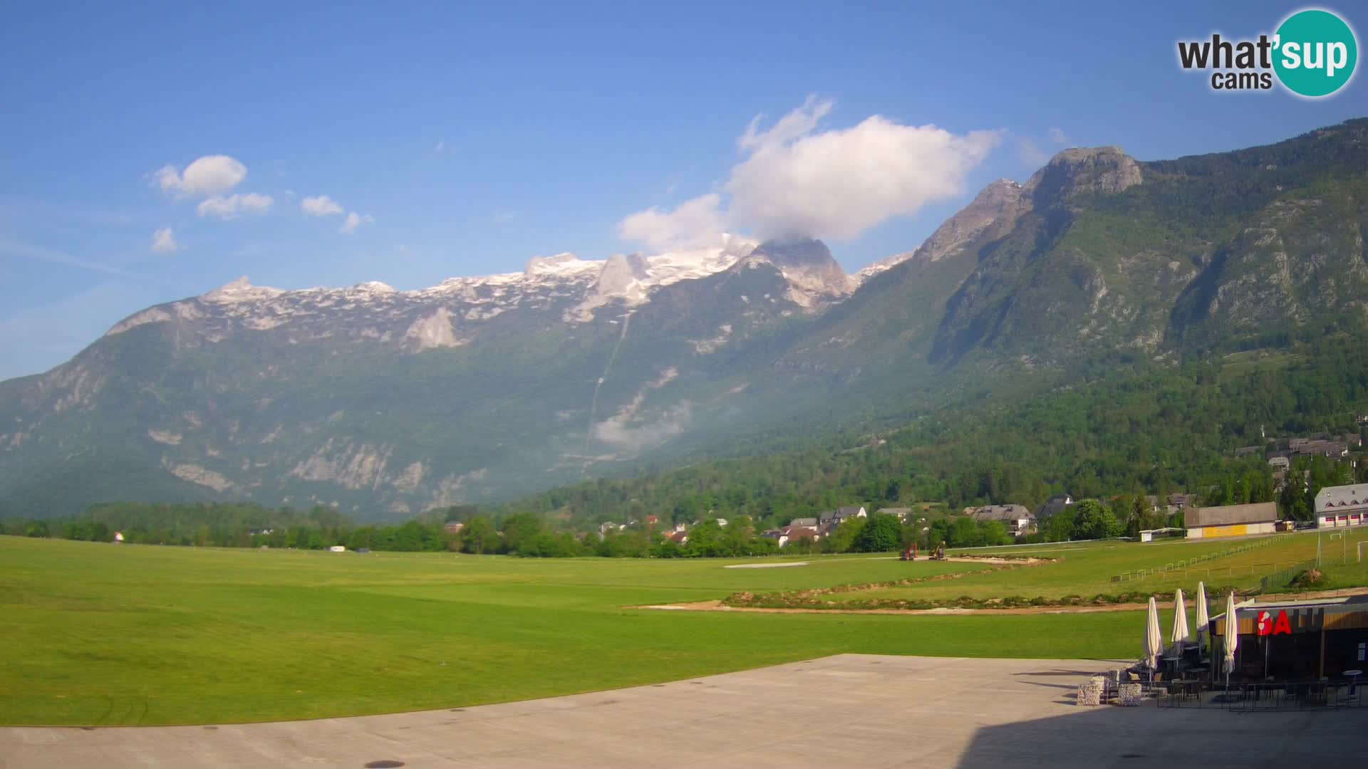 Spletna kamera letališče Bovec – pogled proti Kaninu