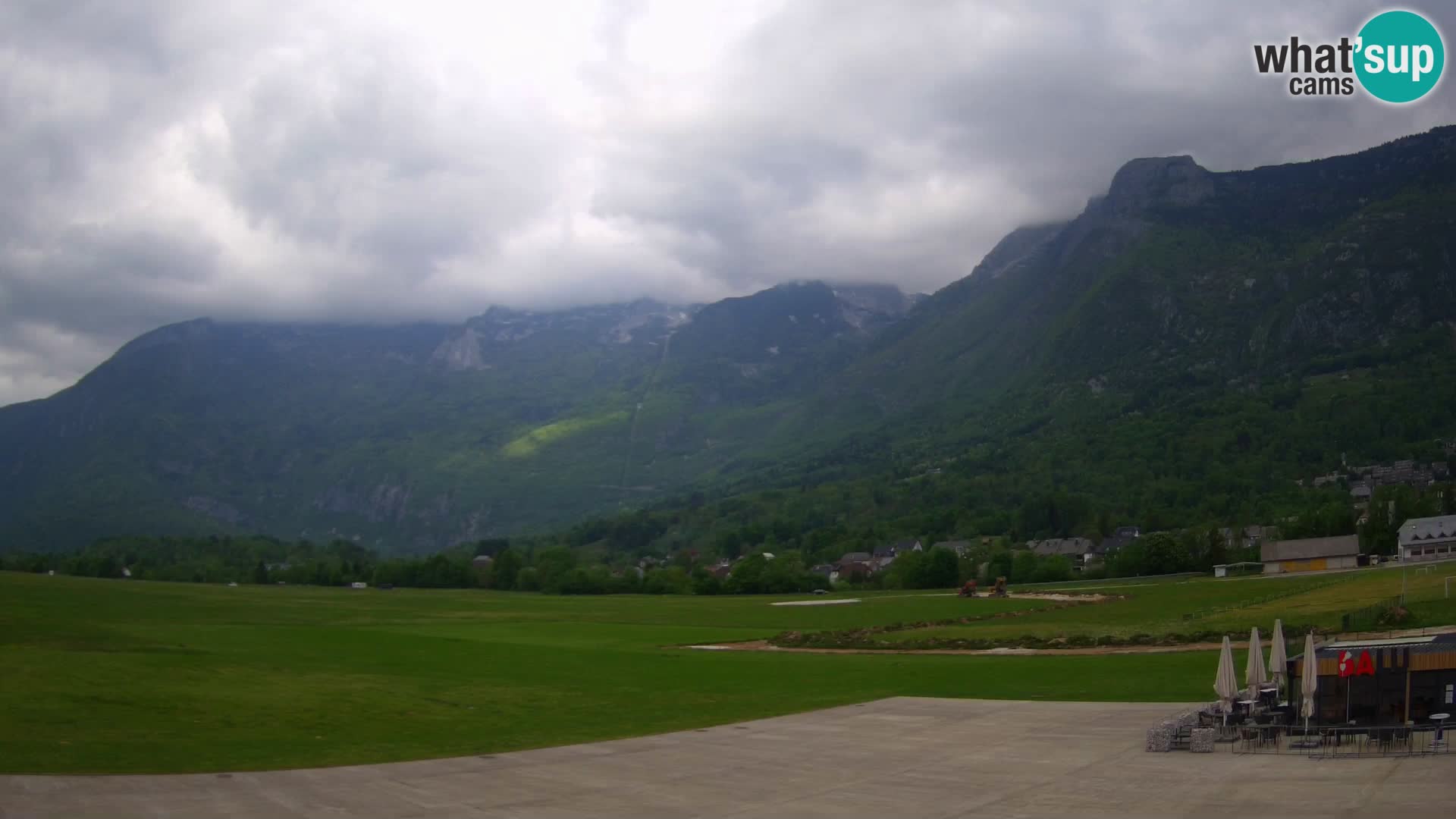 Live webcam Bovec airport – View to Kanin