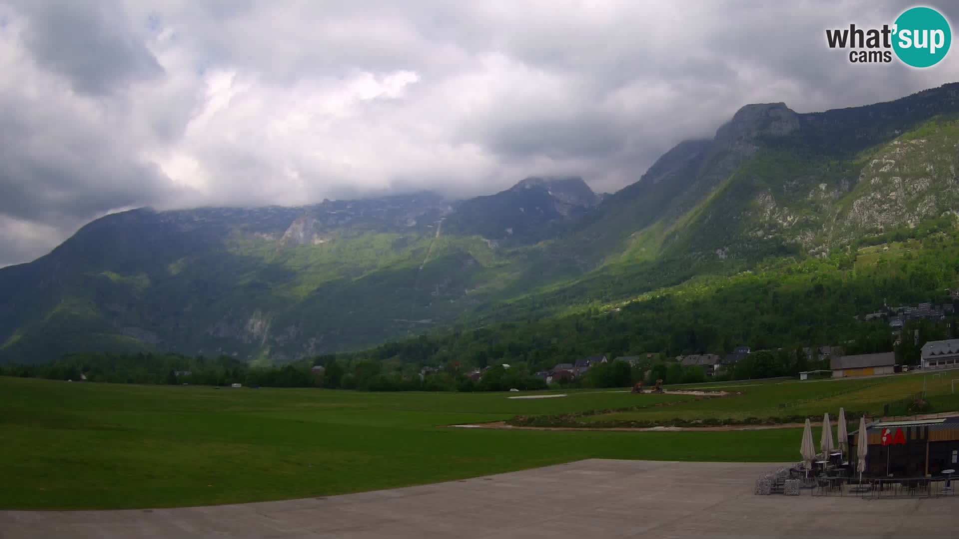 Webcam en direct Aéroport de Bovec – Vue sur Kanin