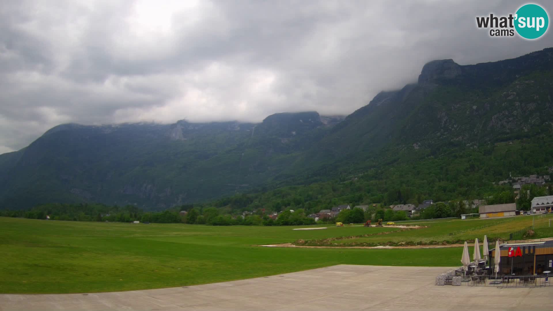 Cámara web en vivo Aeropuerto de Bovec – Vista a Kanin