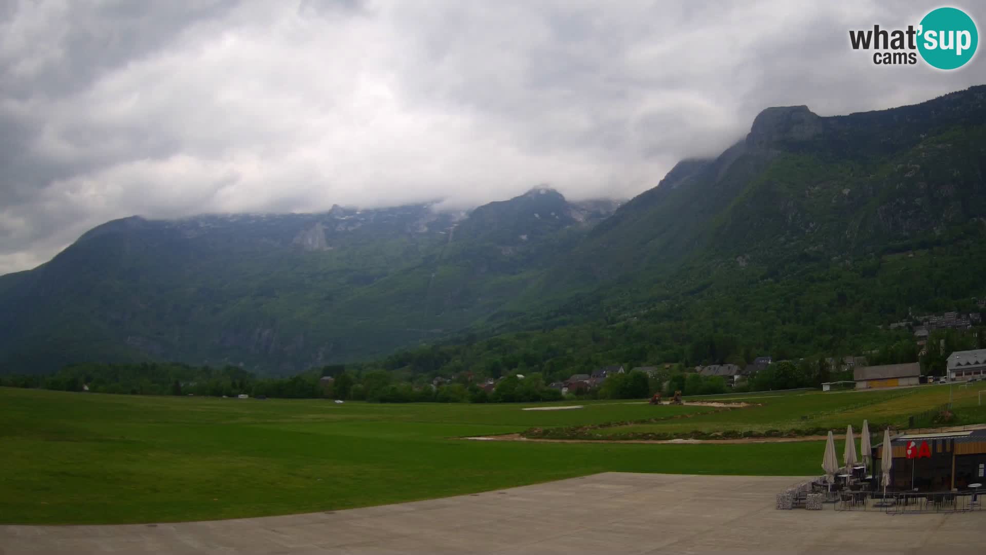 Webcam en direct Aéroport de Bovec – Vue sur Kanin