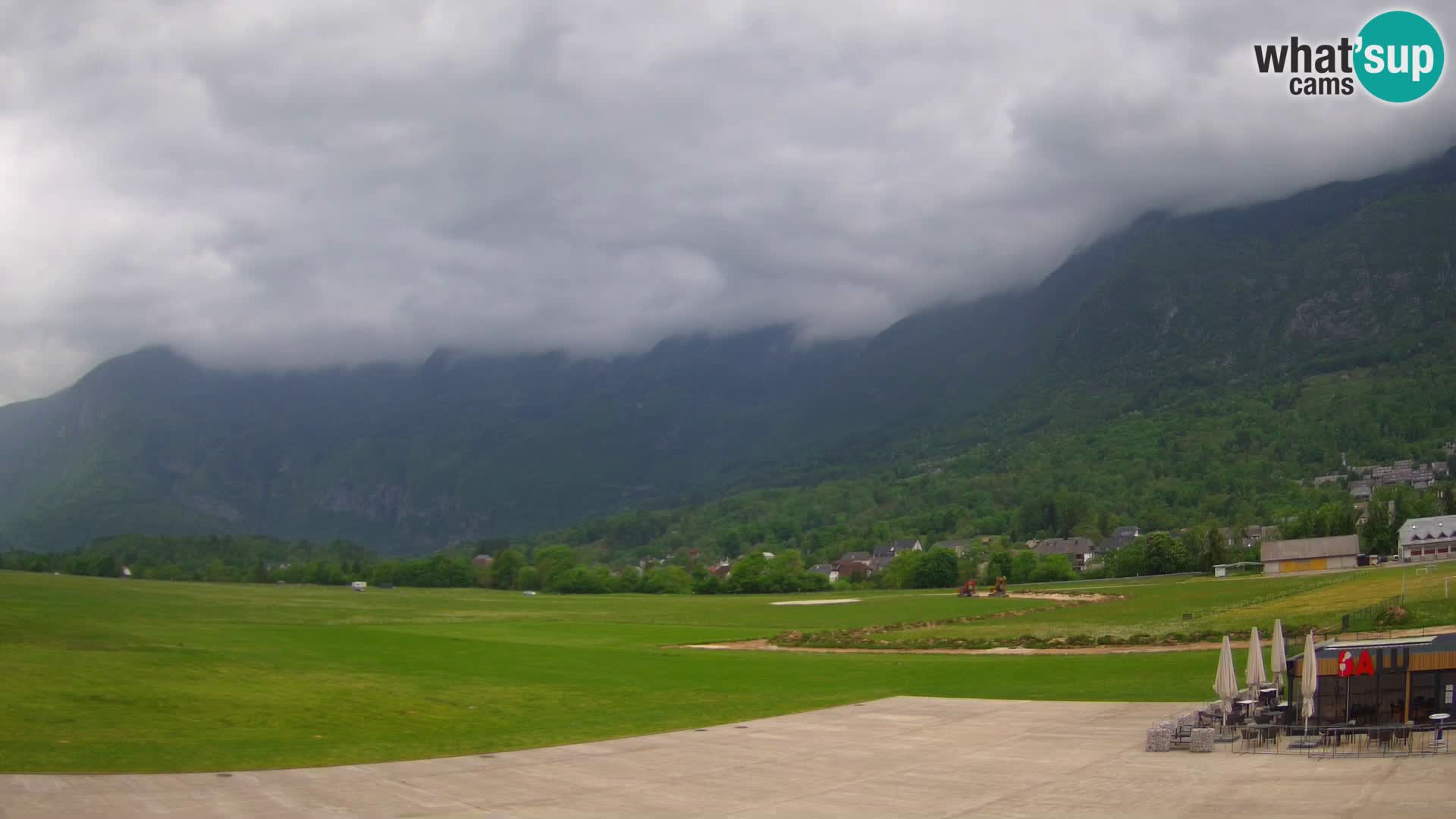 Cámara web en vivo Aeropuerto de Bovec – Vista a Kanin