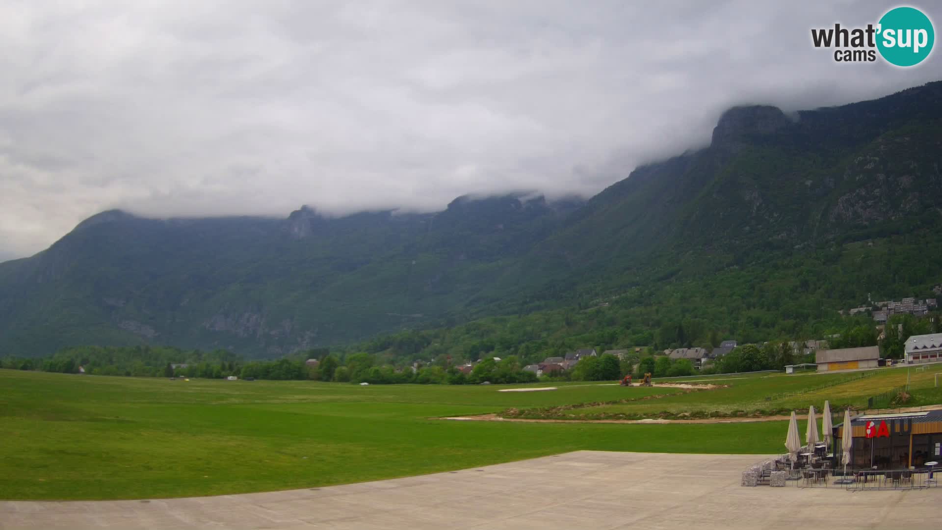 Live webcam Bovec airport – View to Kanin
