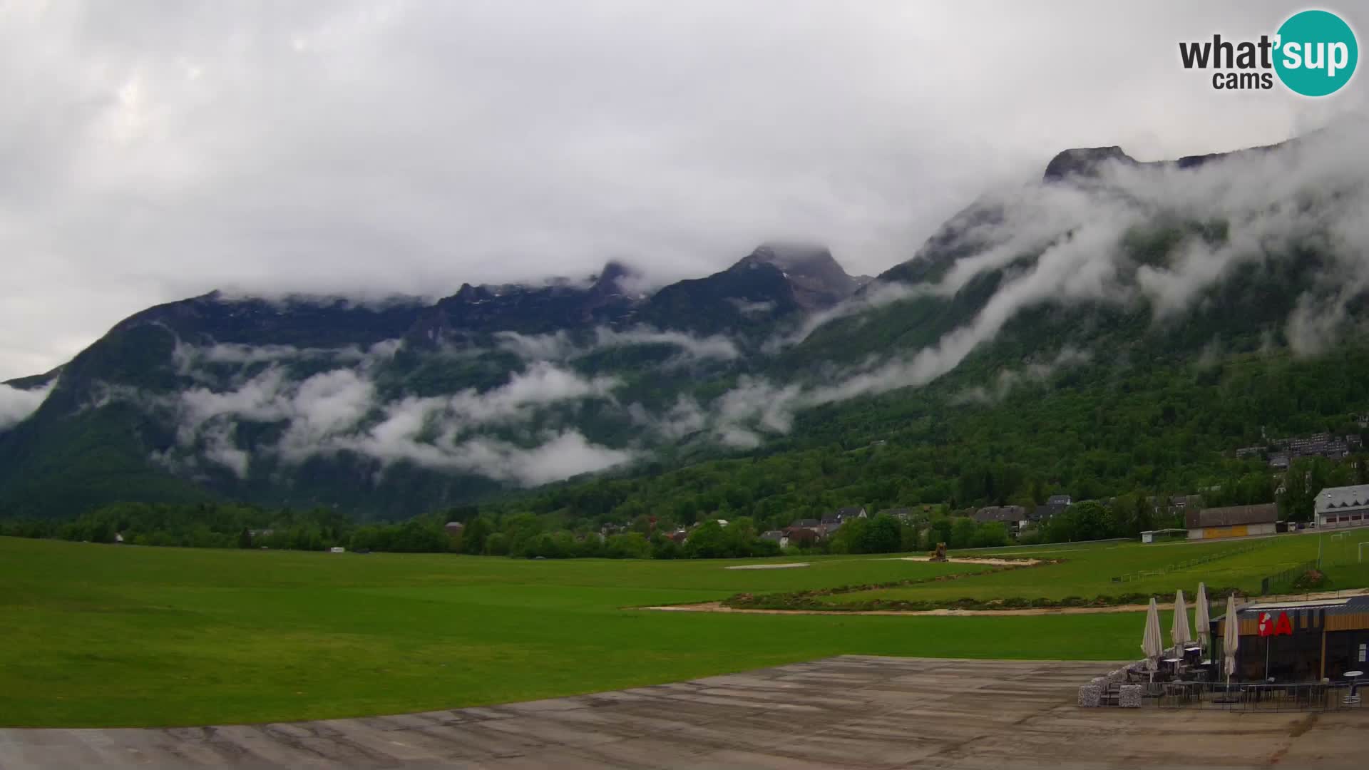 Live webcam Bovec airport – View to Kanin