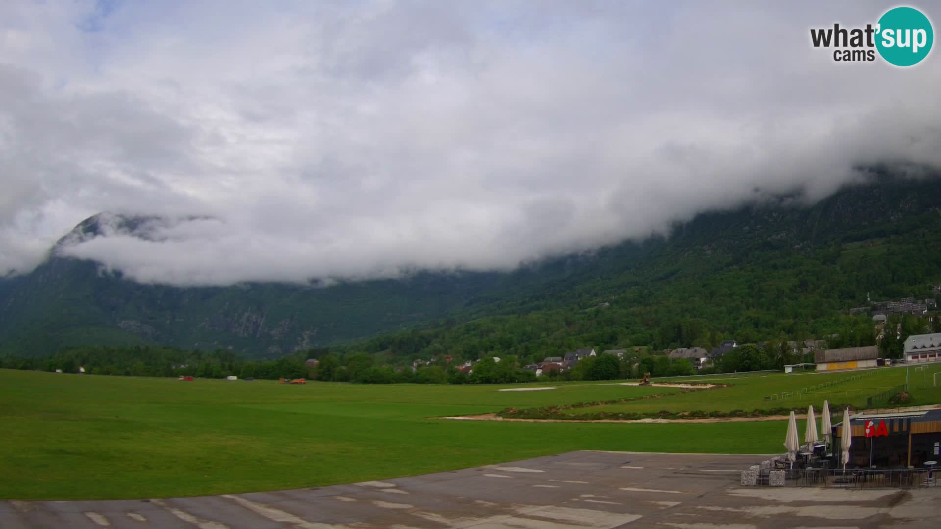 Cámara web en vivo Aeropuerto de Bovec – Vista a Kanin