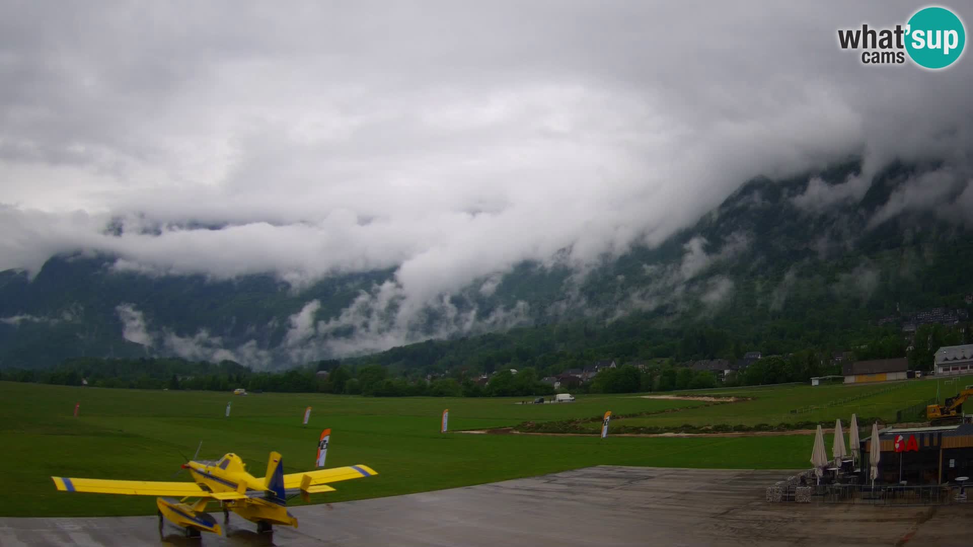 Spletna kamera letališče Bovec – pogled proti Kaninu