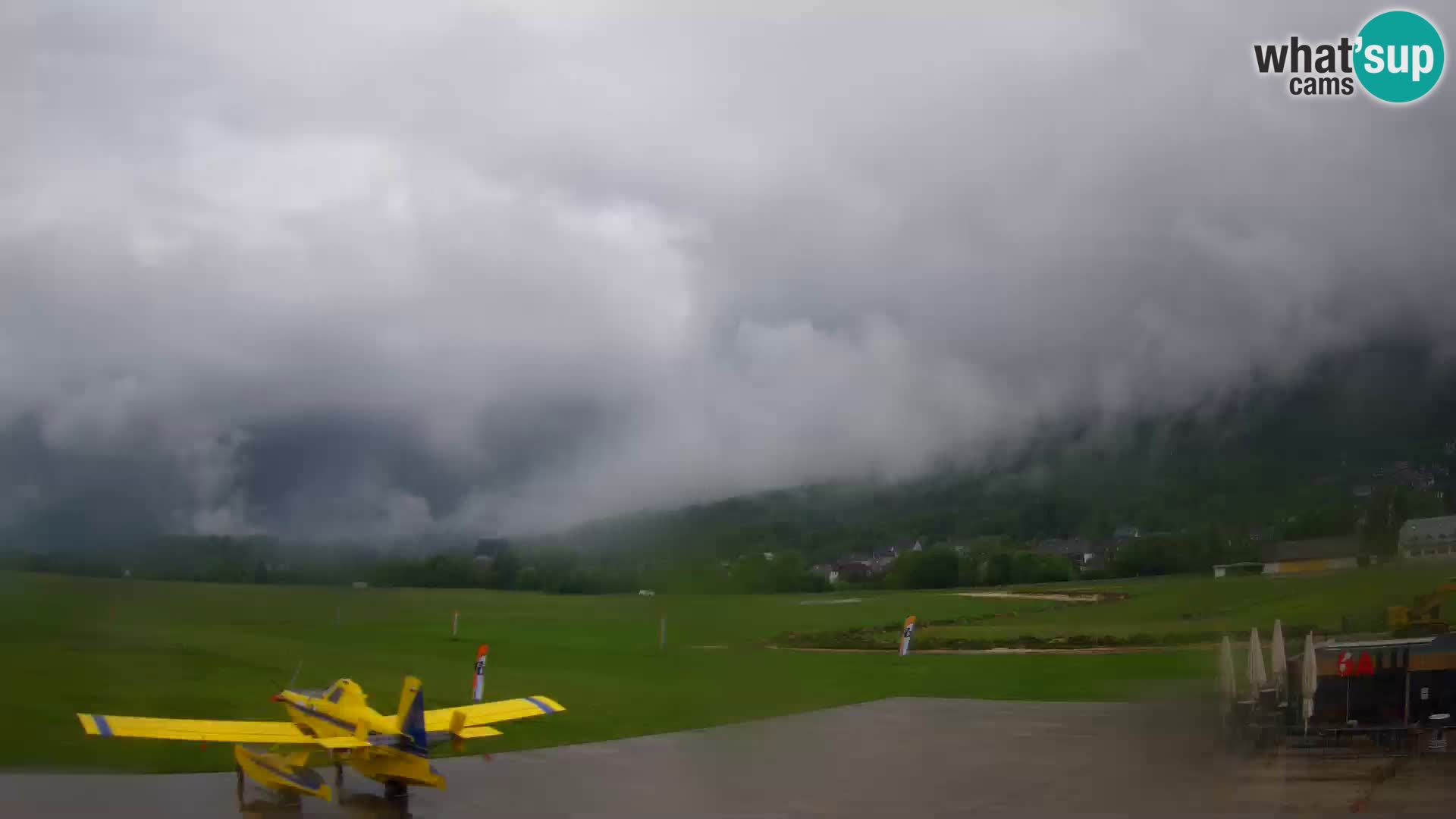 Web kamera uživo Zračna luka Bovec – Pogled na Kanin