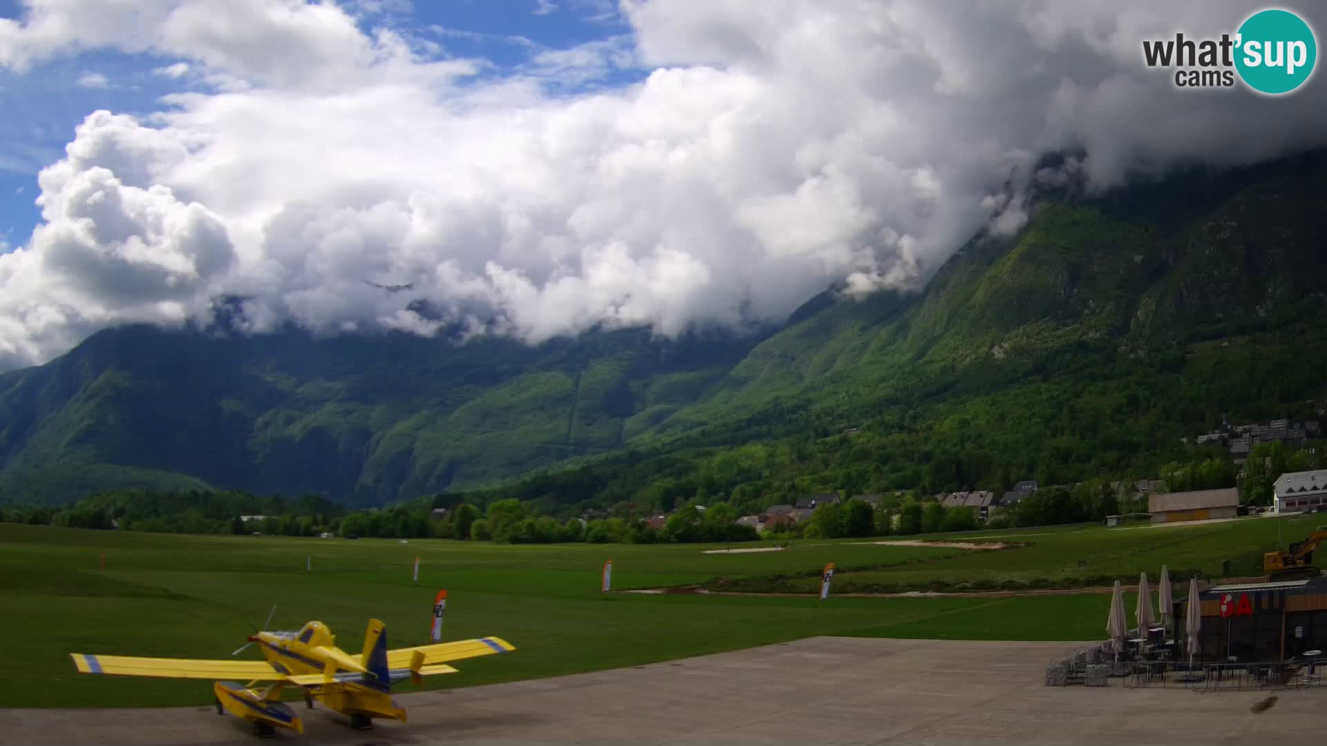 Live webcam Bovec airport – View to Kanin