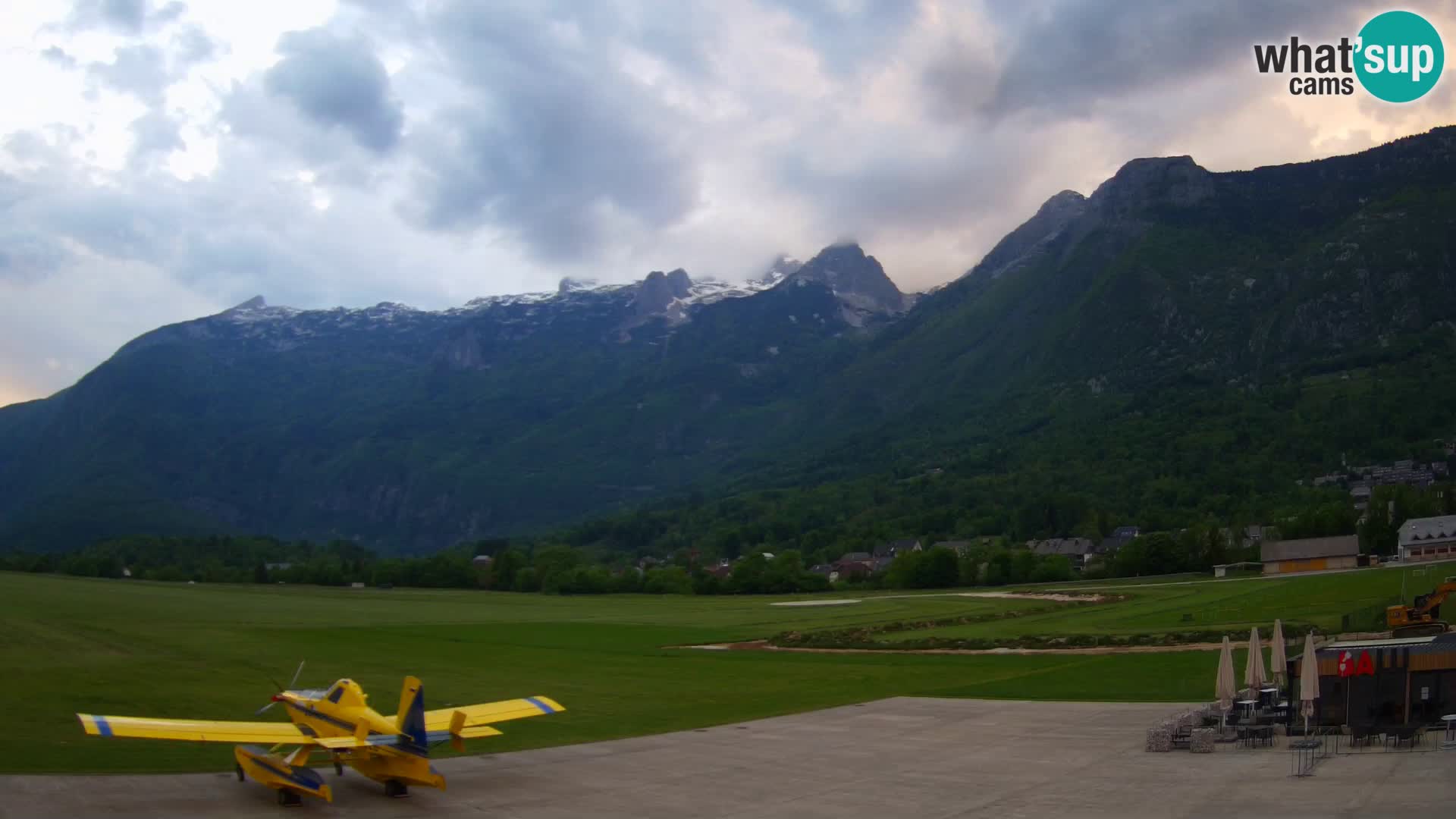 Live webcam Bovec airport – View to Kanin