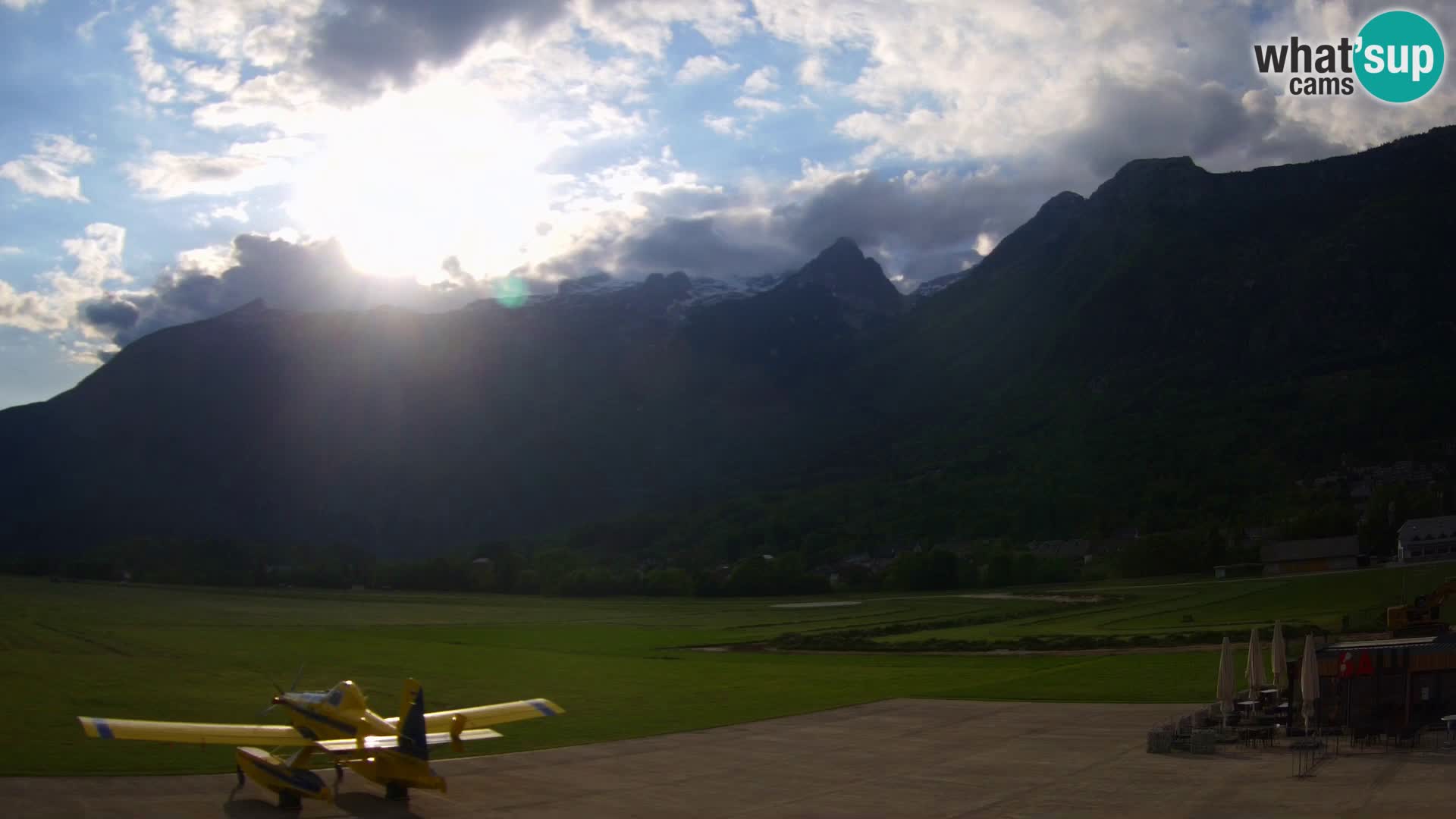 Live webcam Bovec airport – View to Kanin