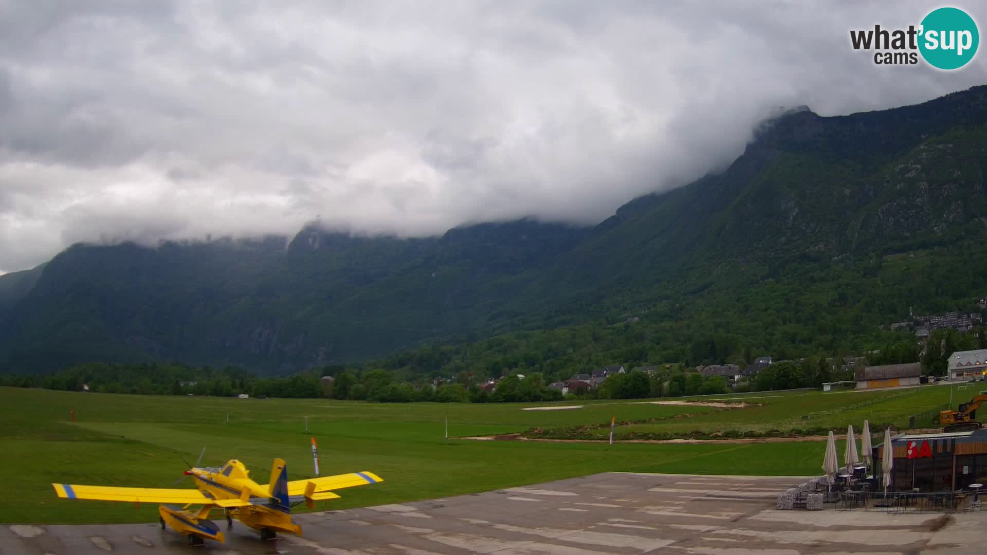 Spletna kamera letališče Bovec – pogled proti Kaninu