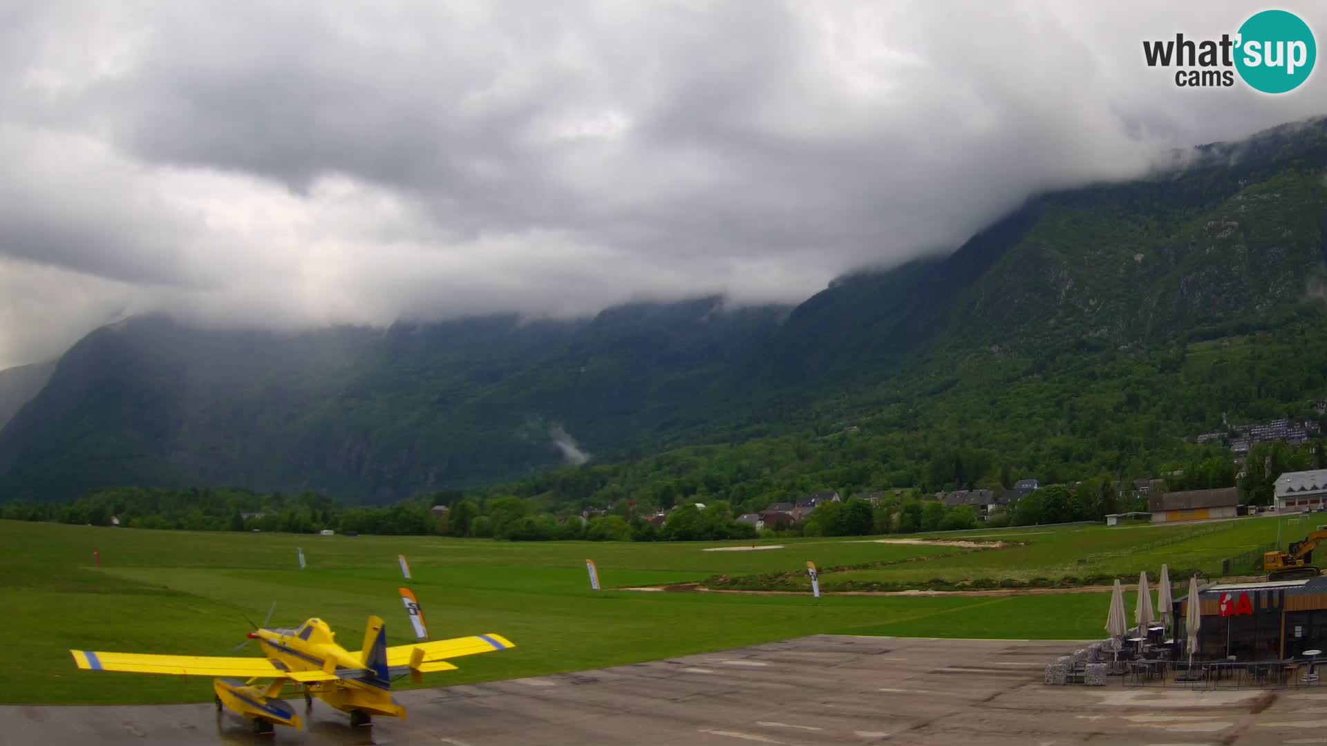Spletna kamera letališče Bovec – pogled proti Kaninu