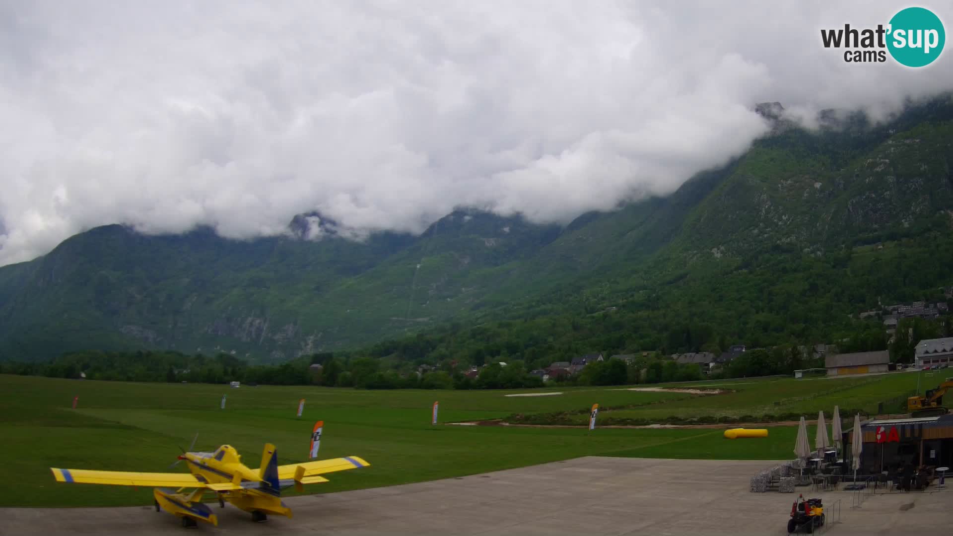 Web kamera uživo Zračna luka Bovec – Pogled na Kanin