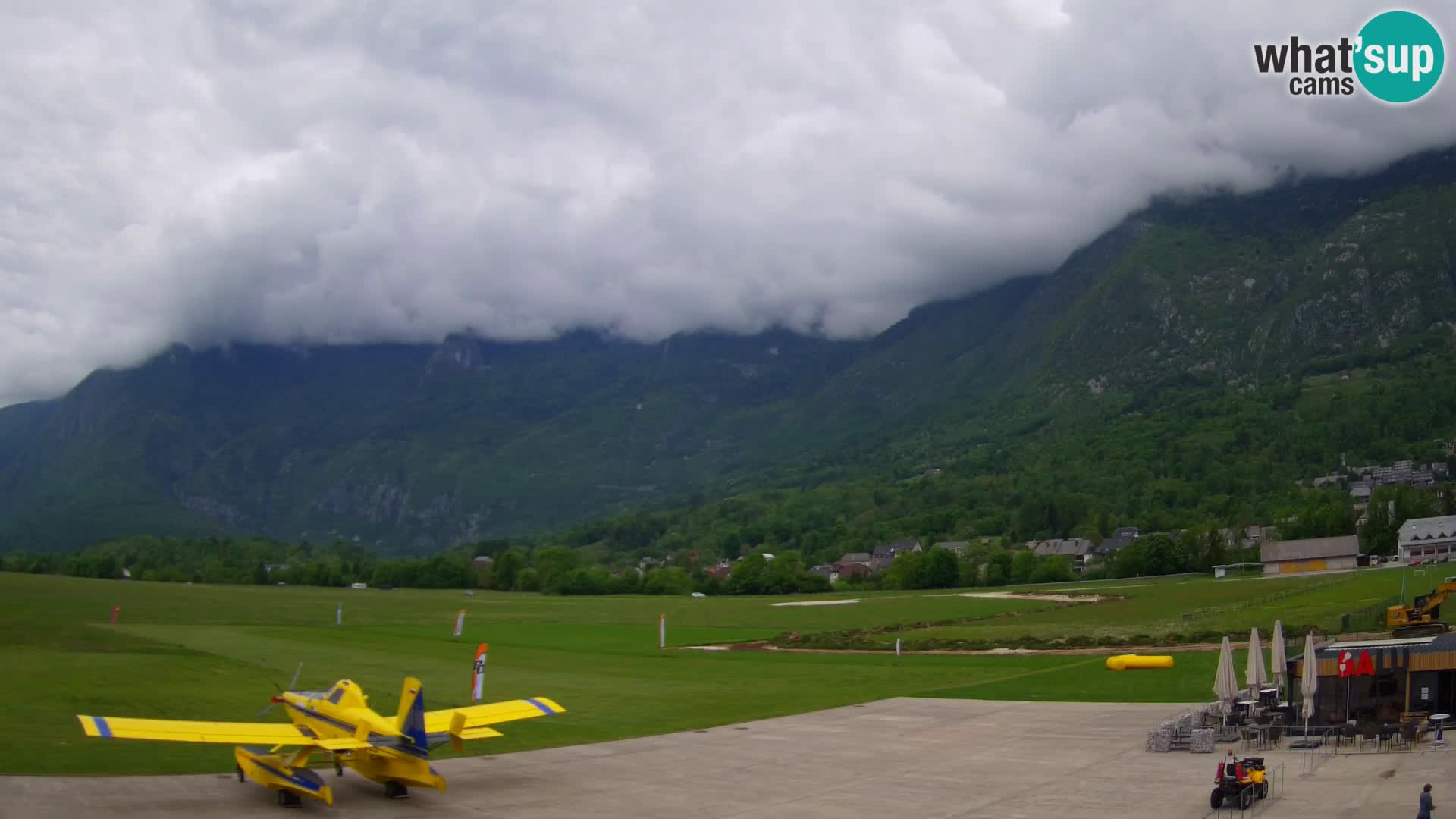 Live webcam Bovec airport – View to Kanin