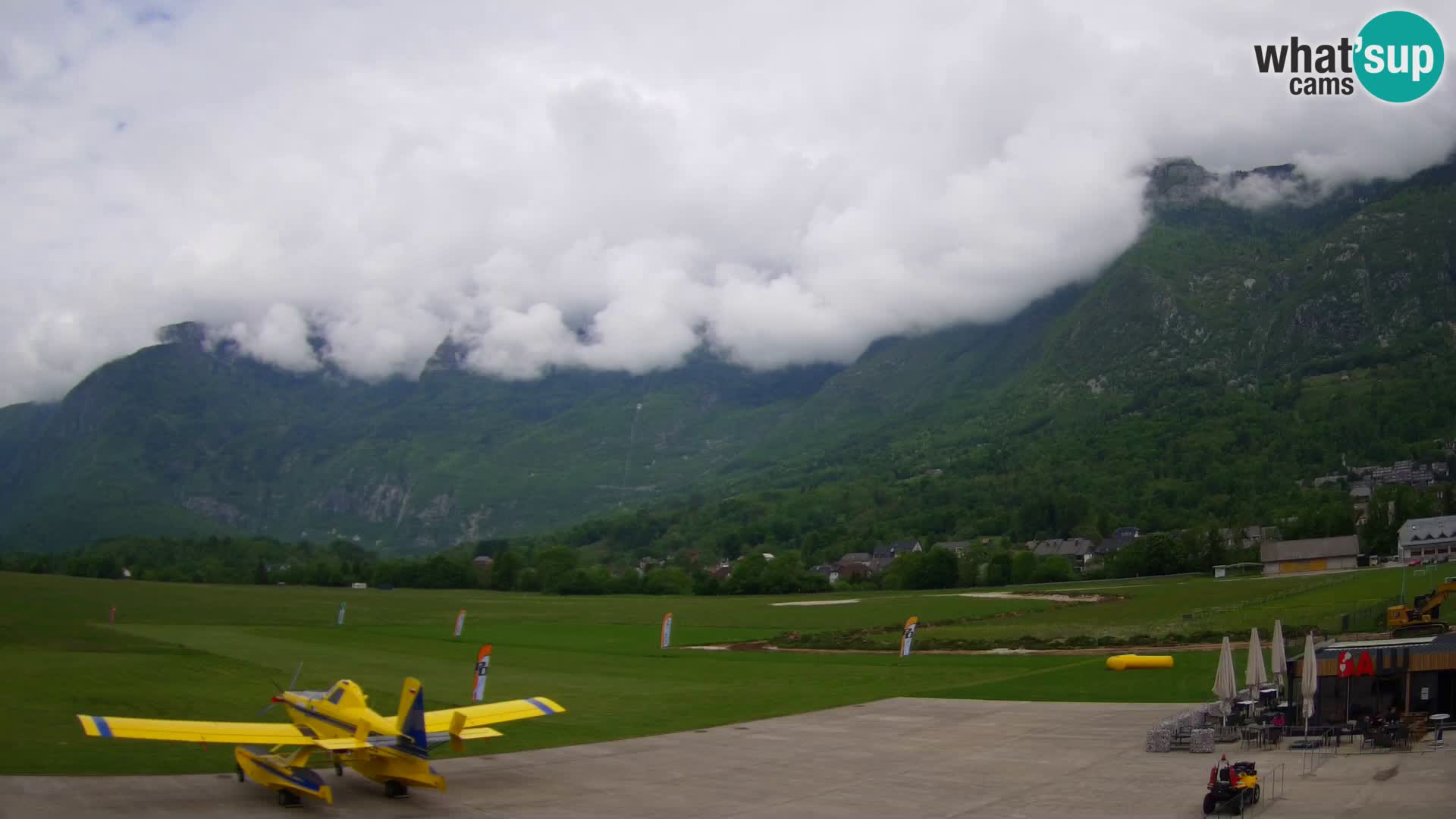 Spletna kamera letališče Bovec – pogled proti Kaninu