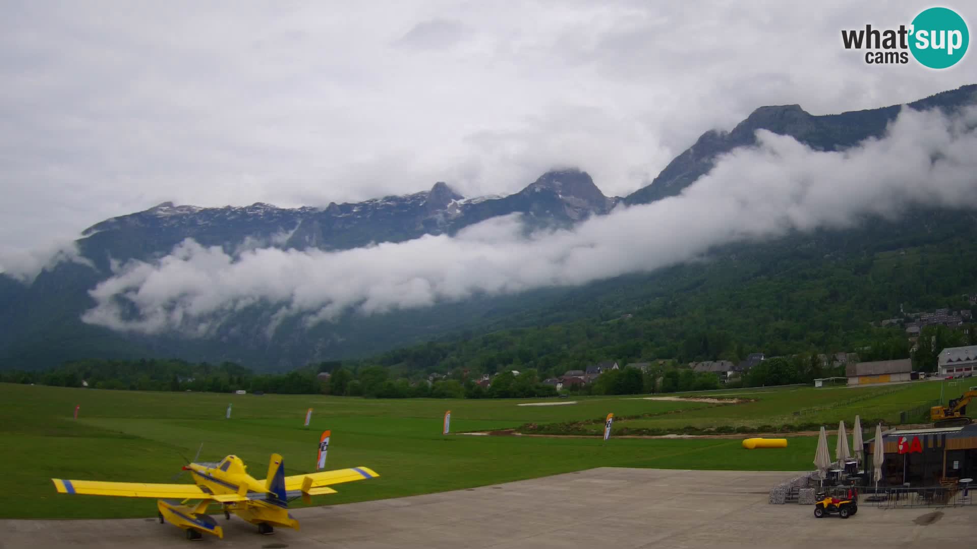 Live webcam Bovec airport – View to Kanin