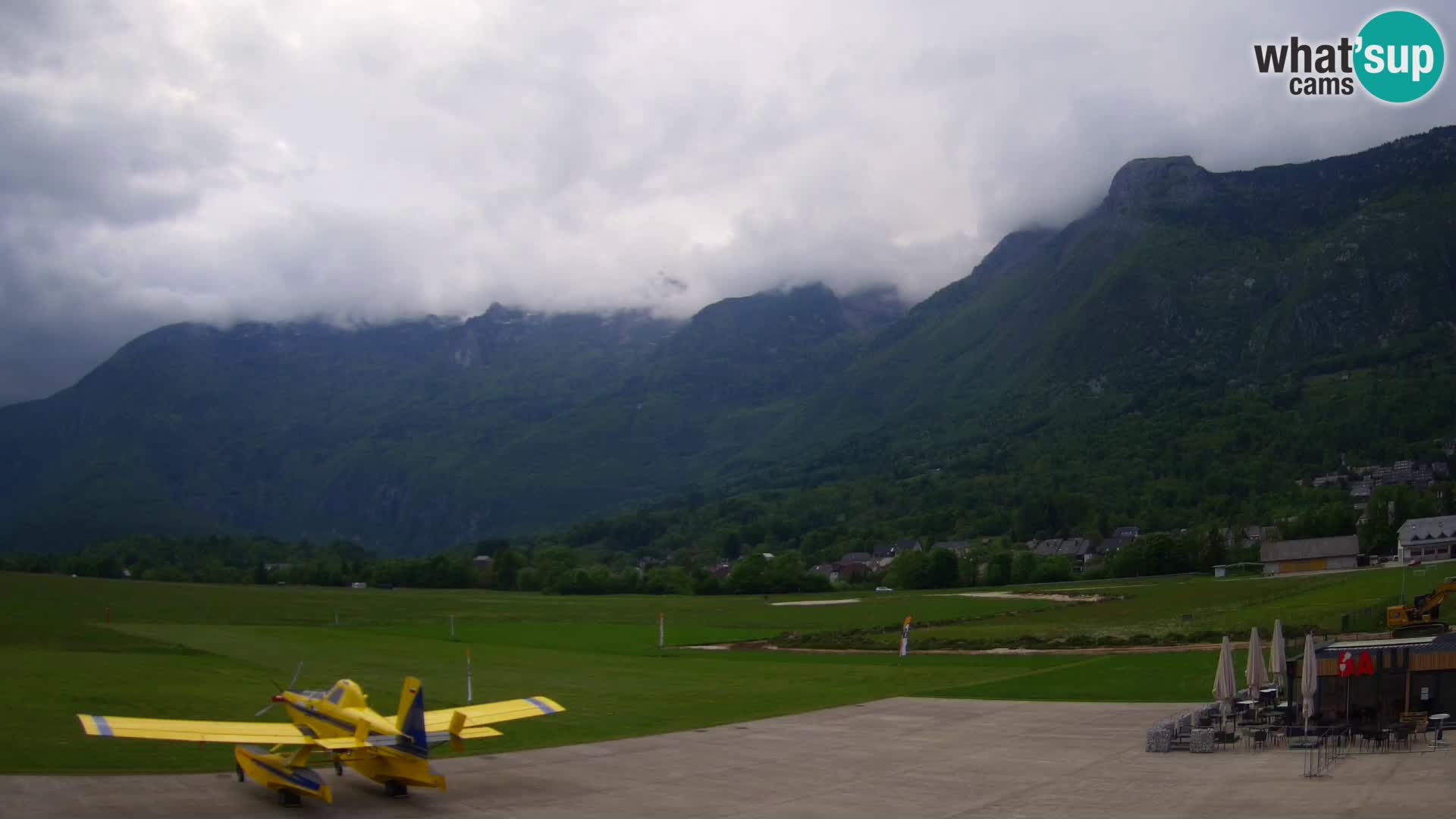 Spletna kamera letališče Bovec – pogled proti Kaninu
