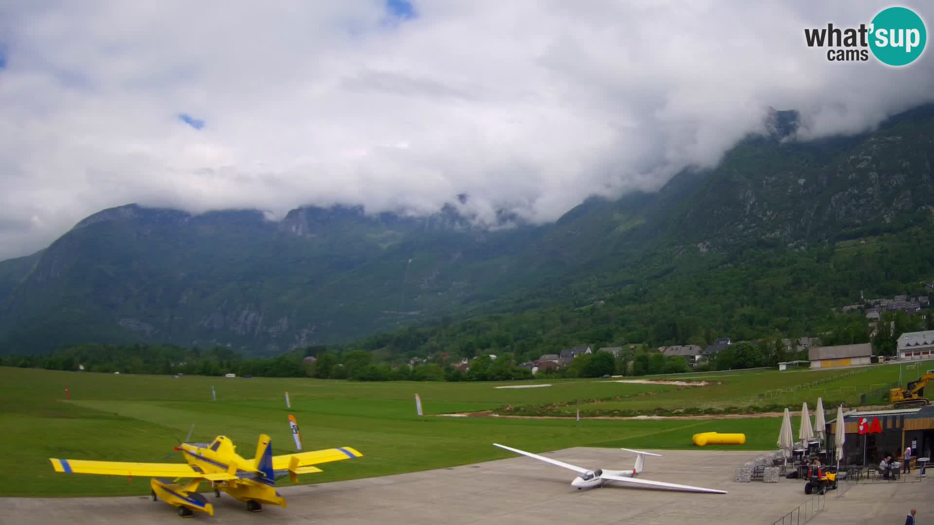 Live webcam Bovec airport – View to Kanin