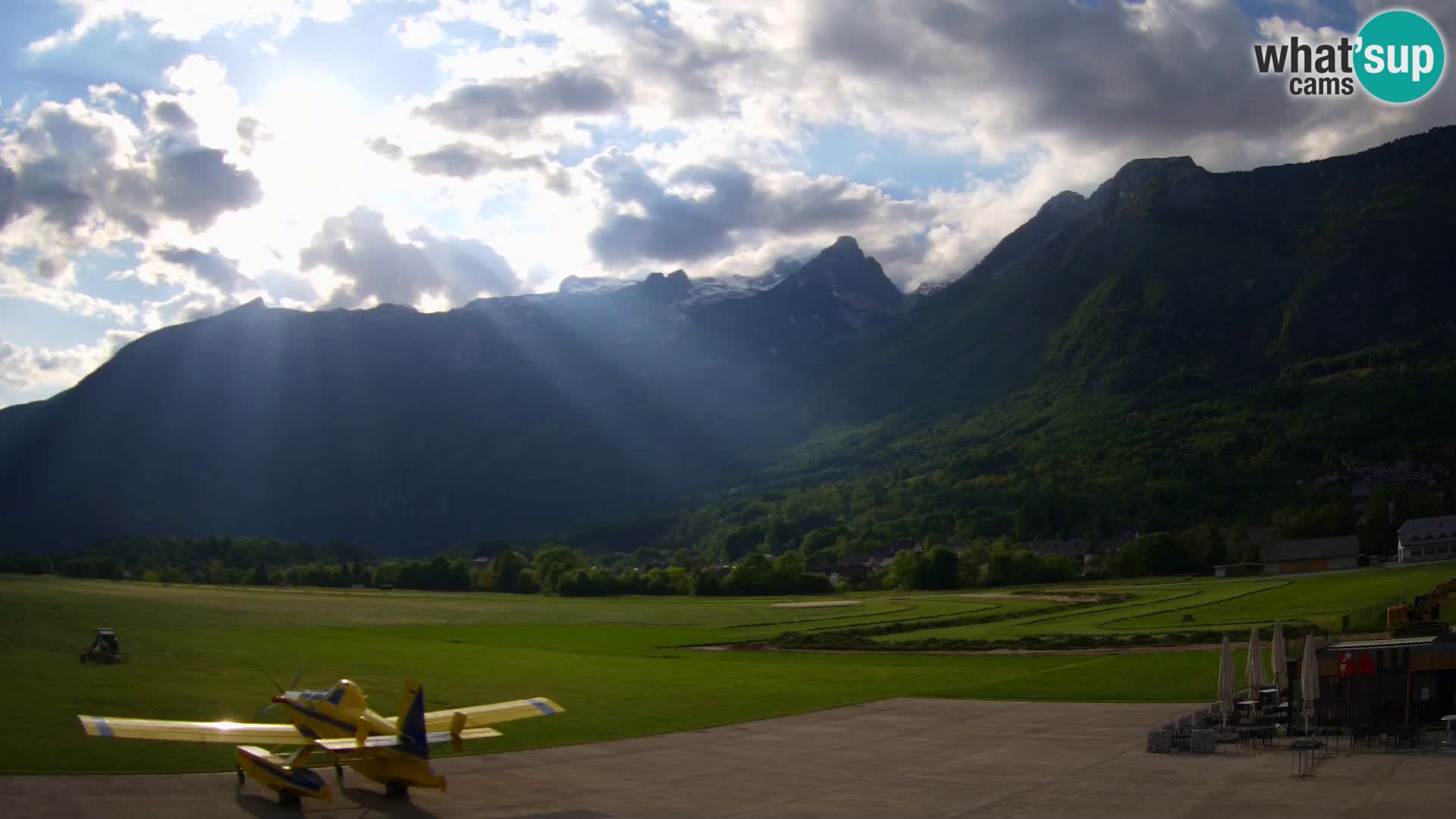 Webcam en direct Aéroport de Bovec – Vue sur Kanin