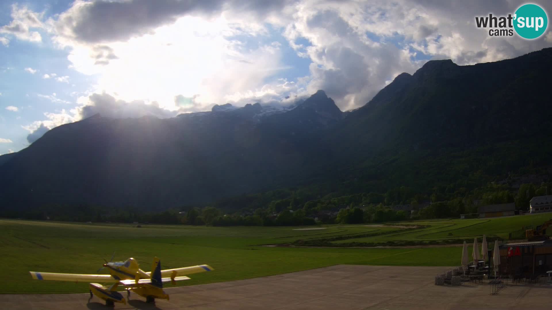 Live webcam Bovec airport – View to Kanin