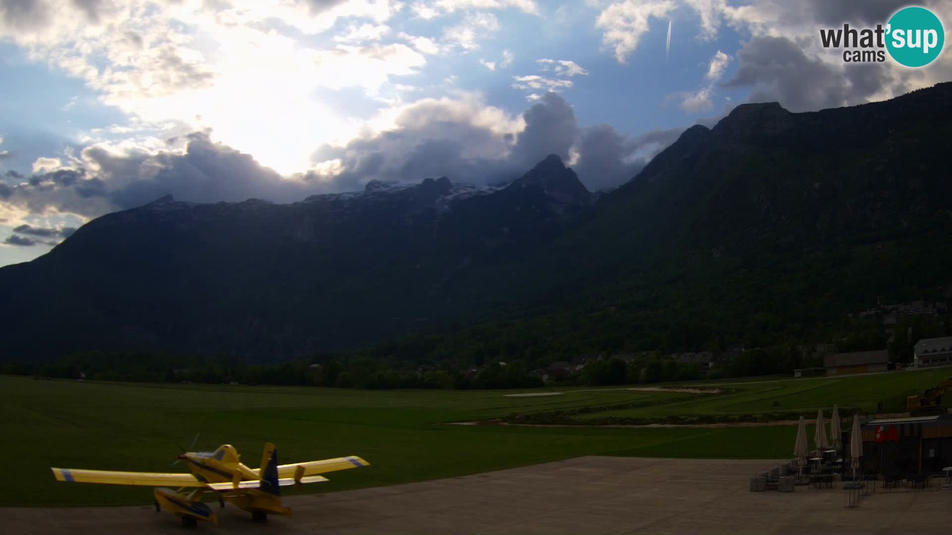 Cámara web en vivo Aeropuerto de Bovec – Vista a Kanin