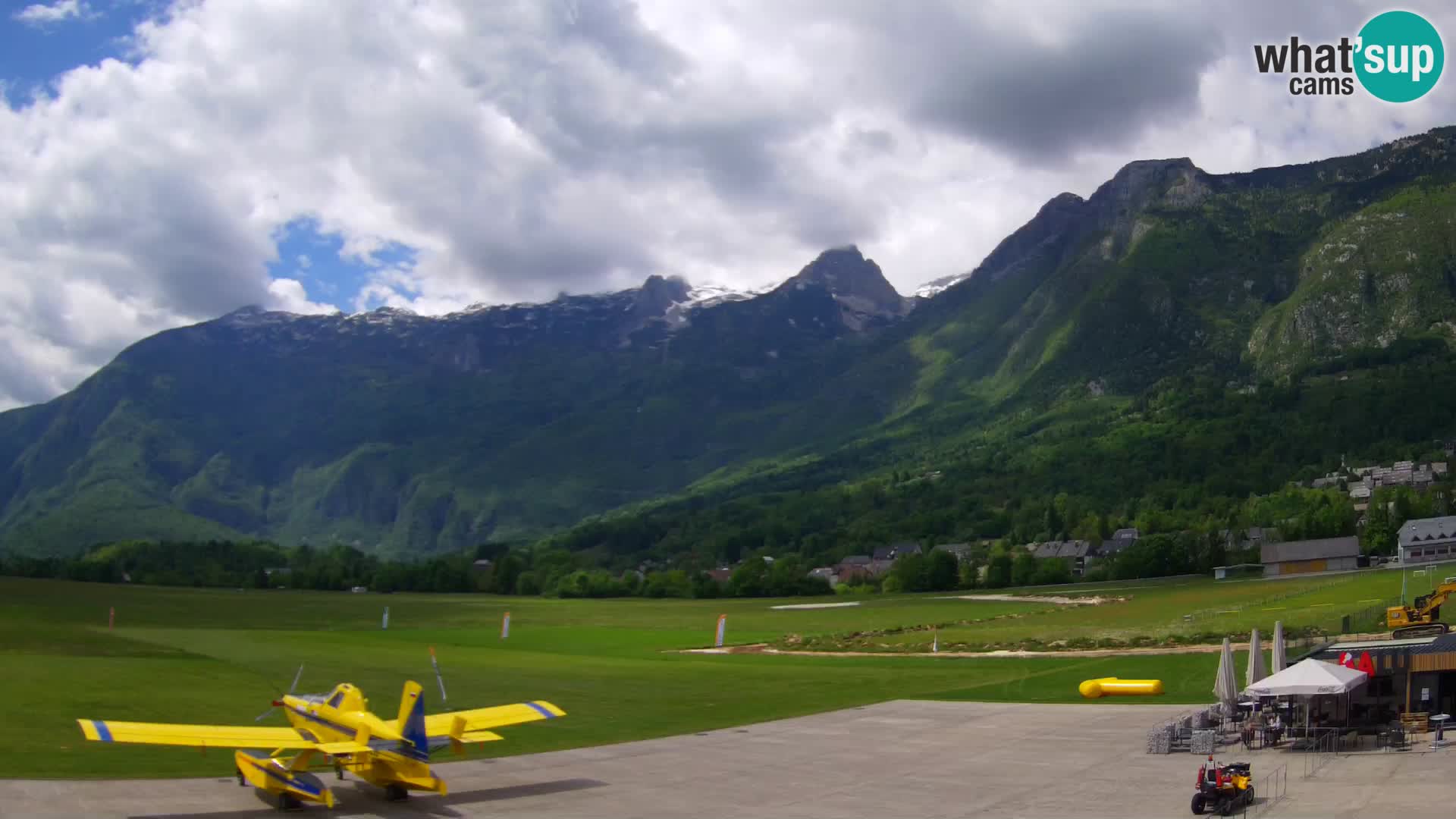 Live webcam Bovec airport – View to Kanin